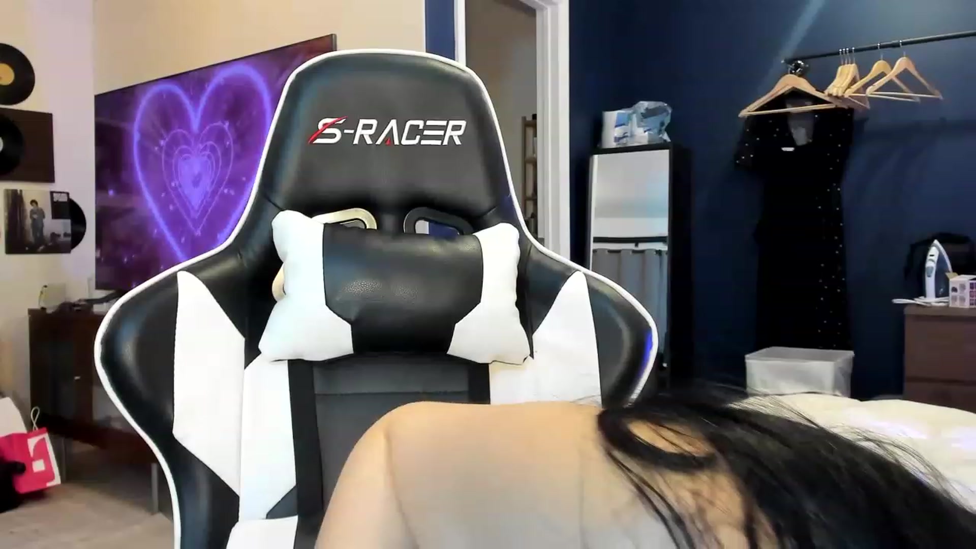 Gallery image thumbnail from Nancy_Morris's myfreecams stream on, 04/14/2023, 24:13 image 18 of 20