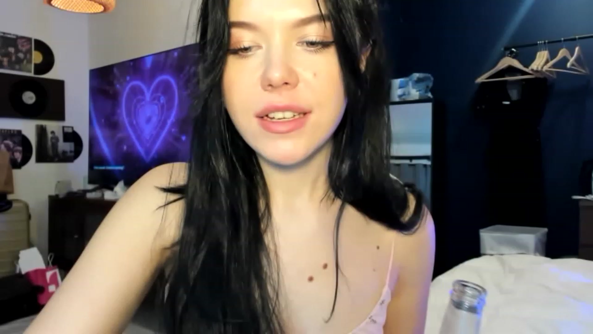 Gallery image thumbnail from Nancy_Morris's myfreecams stream on, 04/14/2023, 01:56 image 10 of 20