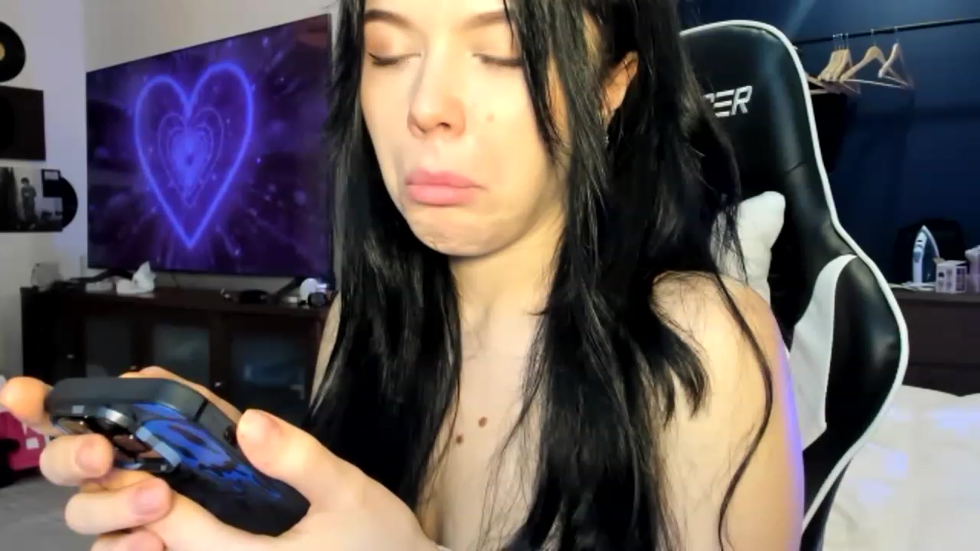 Gallery image thumbnail from Nancy_Morris's myfreecams stream on, 04/14/2023, 01:56 image 18 of 20