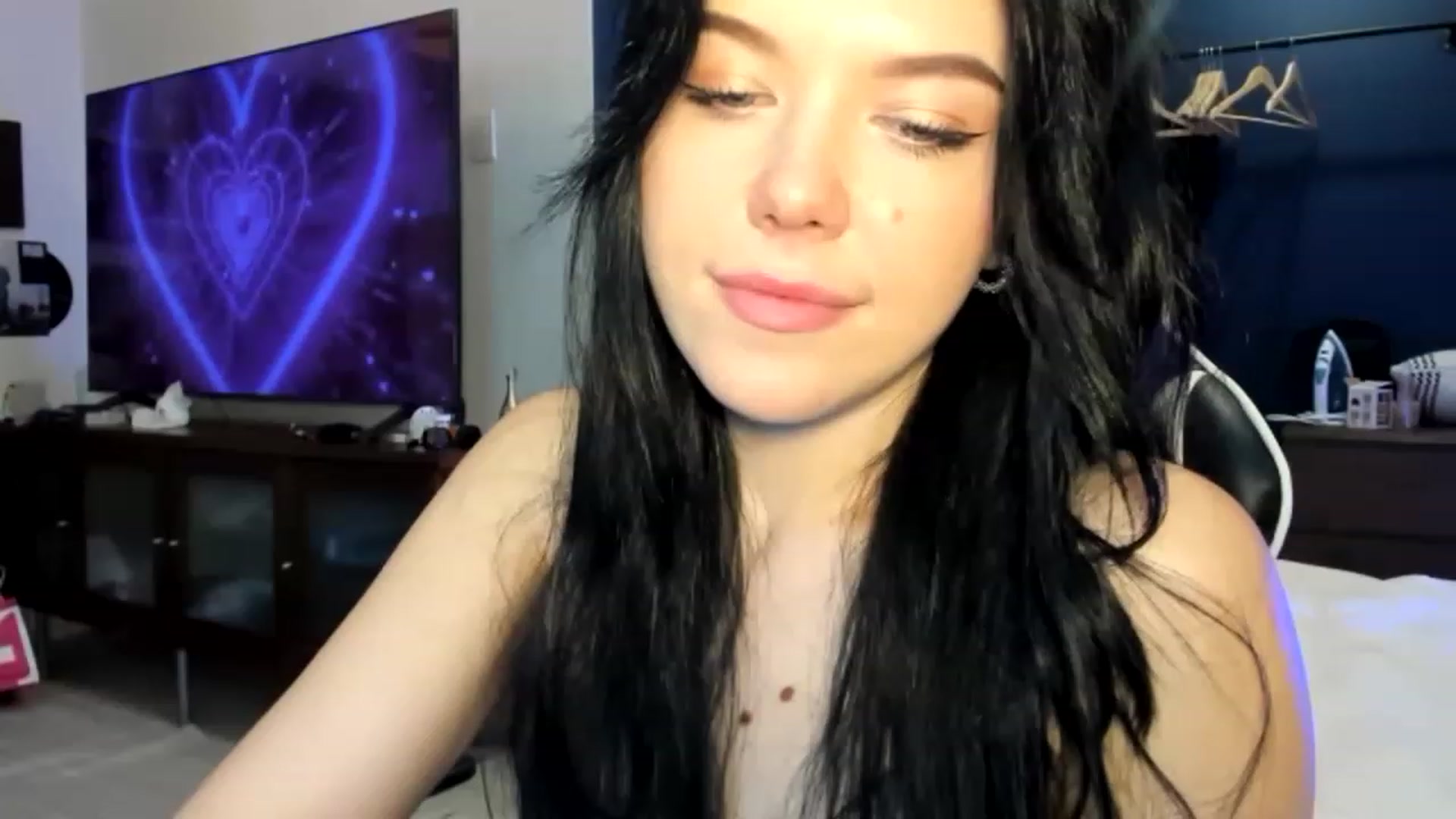 Gallery image thumbnail from Nancy_Morris's myfreecams stream on, 04/14/2023, 03:56 image 1 of 20