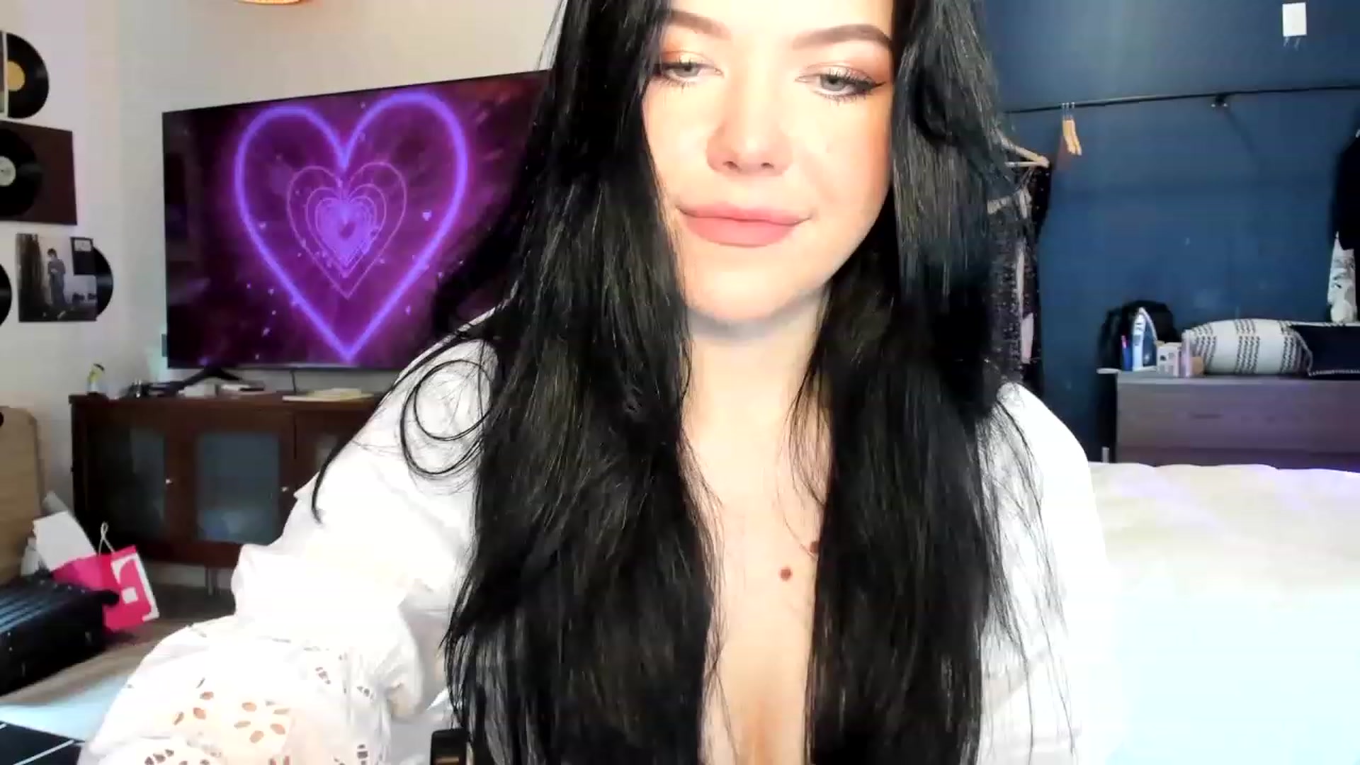 Gallery image thumbnail from Nancy_Morris's myfreecams stream on, 04/15/2023, 24:01 image 1 of 20