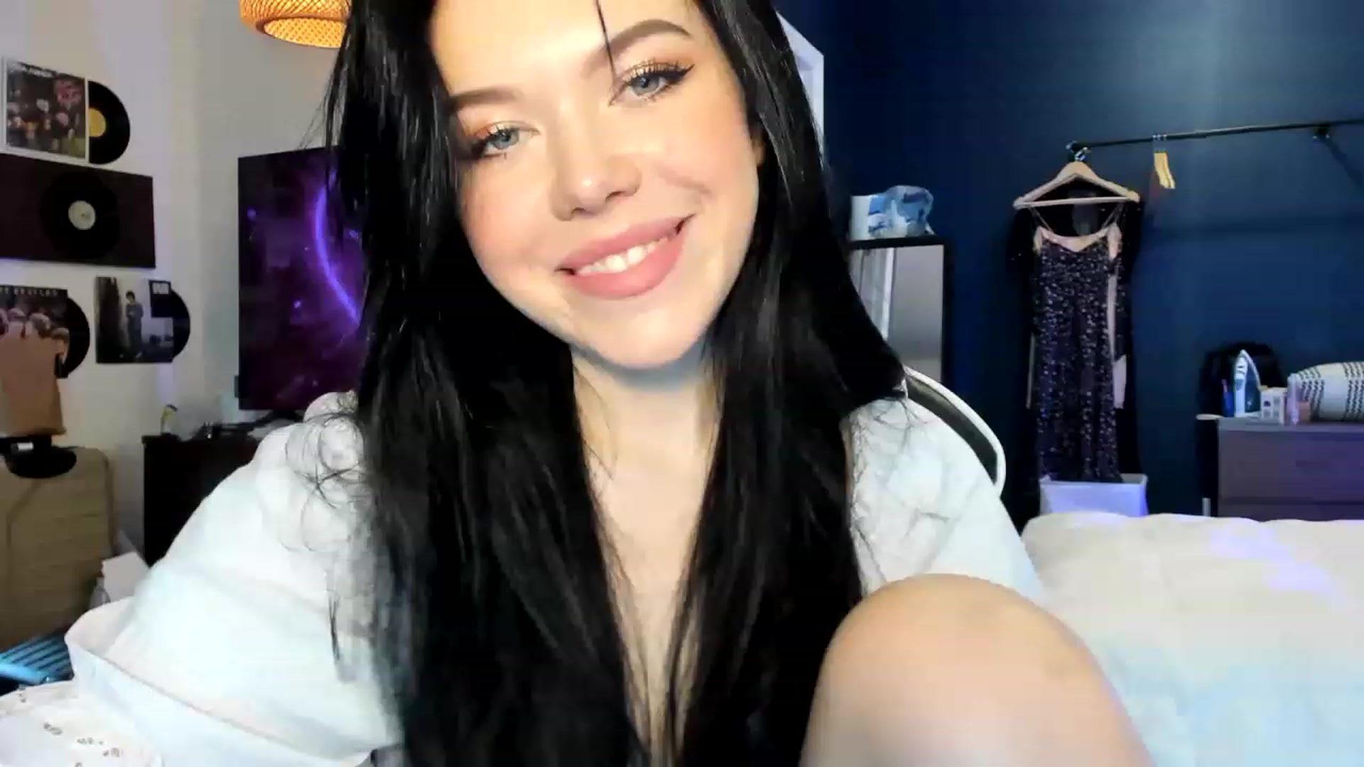 Gallery image thumbnail from Nancy_Morris's myfreecams stream on, 04/15/2023, 24:01 image 13 of 20