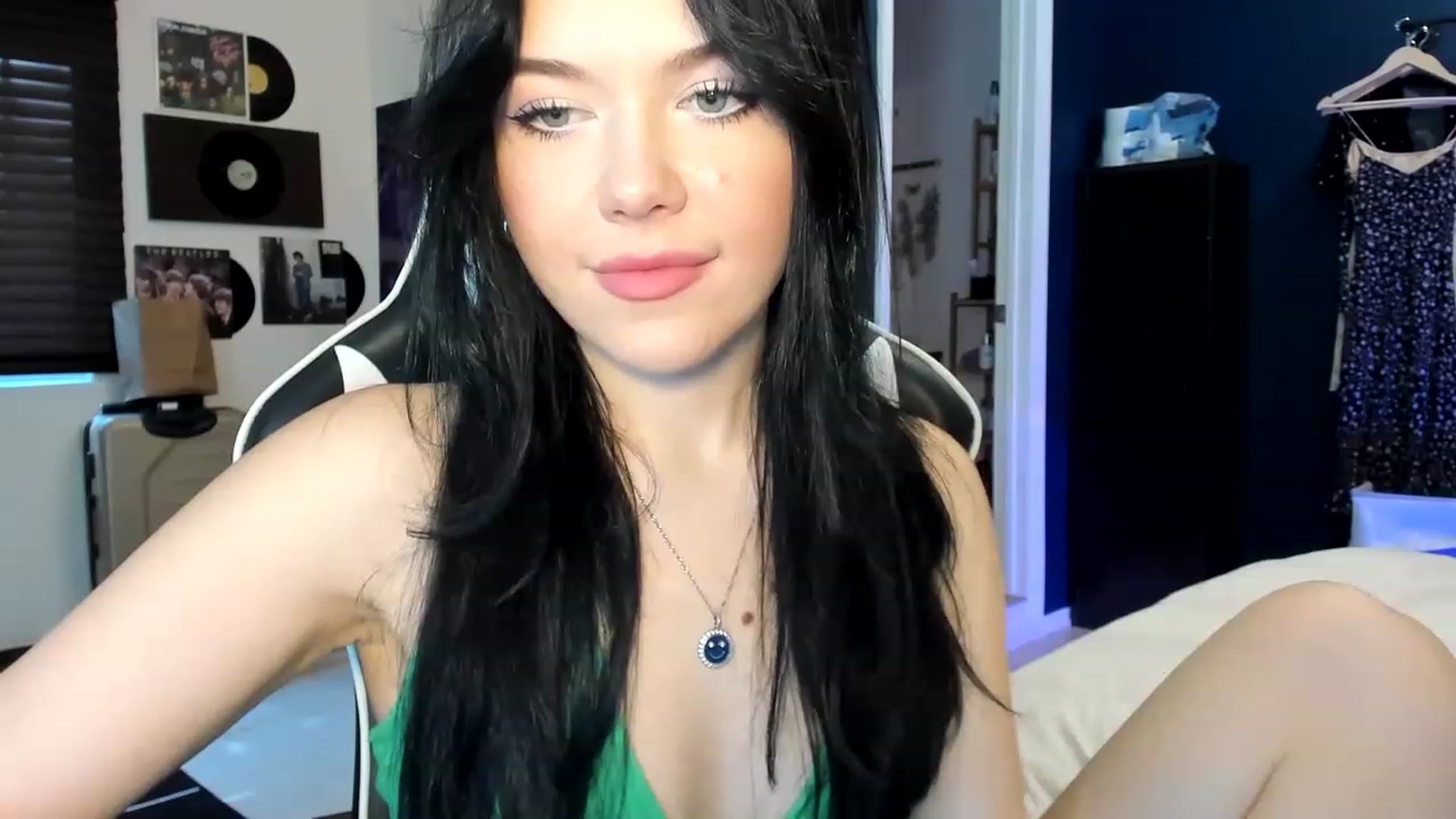 Gallery image thumbnail from Nancy_Morris's myfreecams stream on, 04/16/2023, 24:01 image 4 of 20