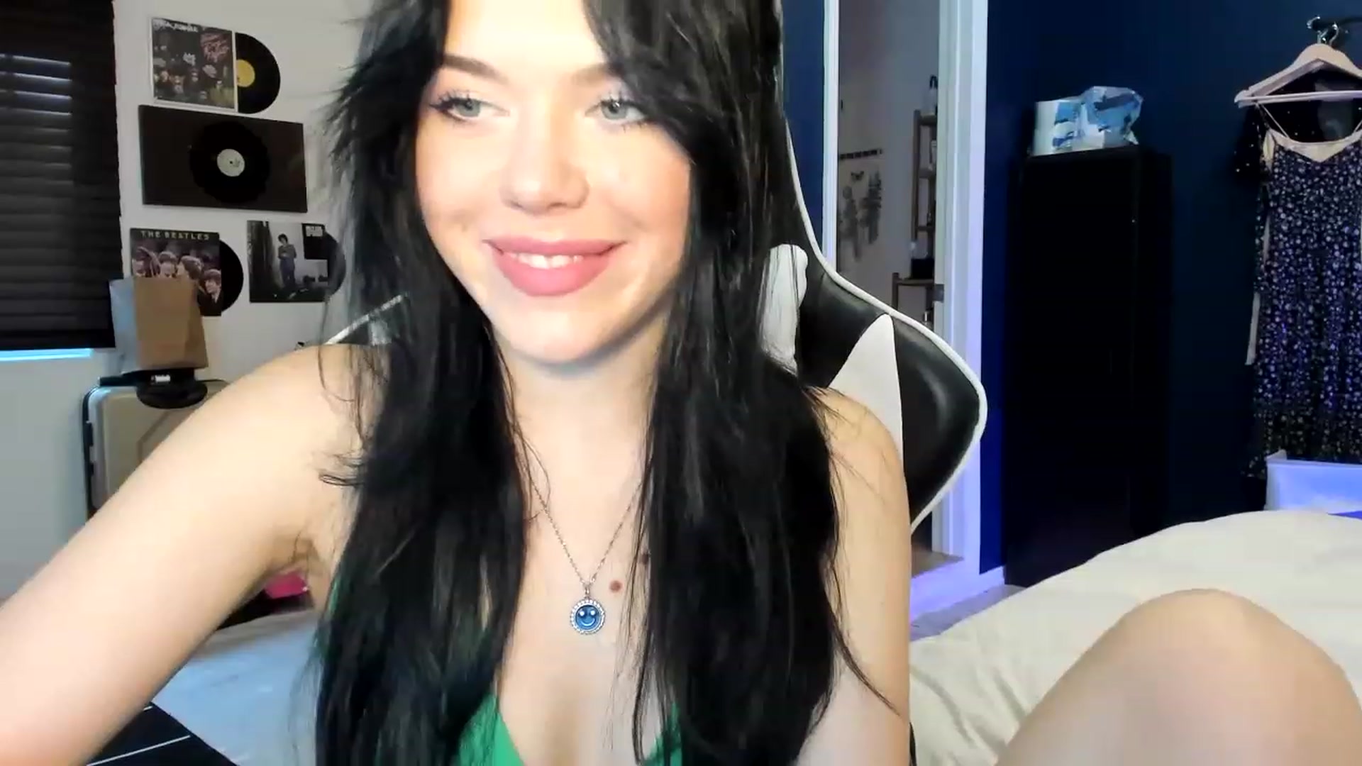 Gallery image thumbnail from Nancy_Morris's myfreecams stream on, 04/16/2023, 24:01 image 6 of 20