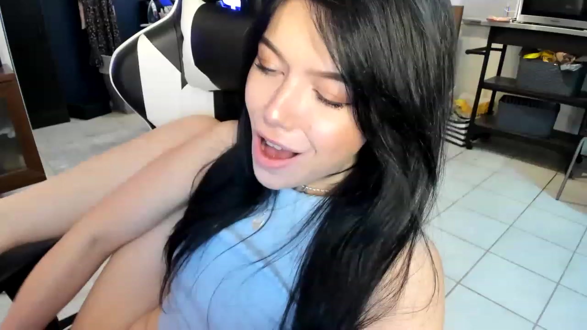 Gallery image thumbnail from Nancy_Morris's myfreecams stream on, 04/17/2023, 04:28 image 8 of 20