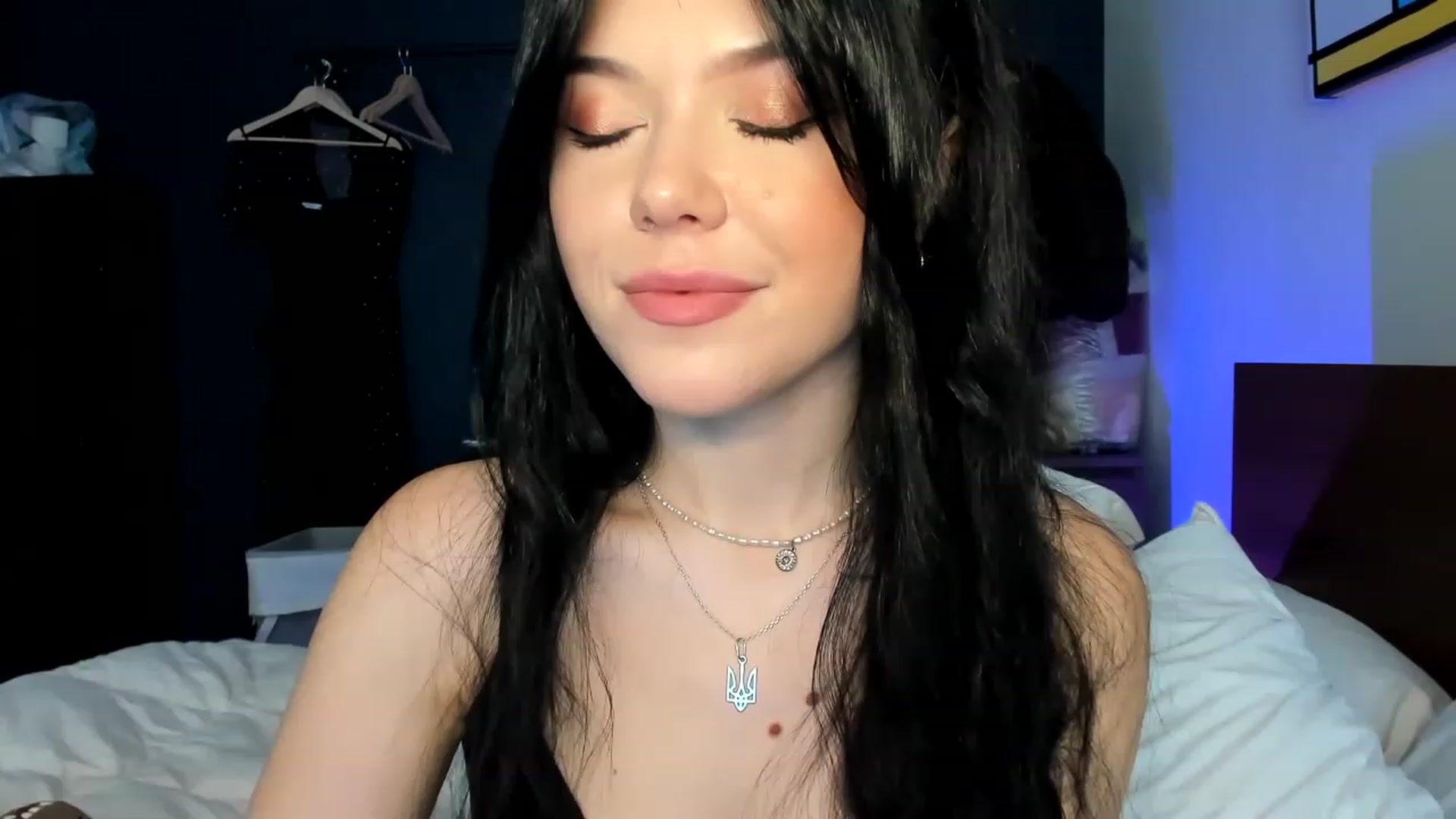 Gallery image thumbnail from Nancy_Morris's myfreecams stream on, 04/19/2023, 23:19 image 19 of 20