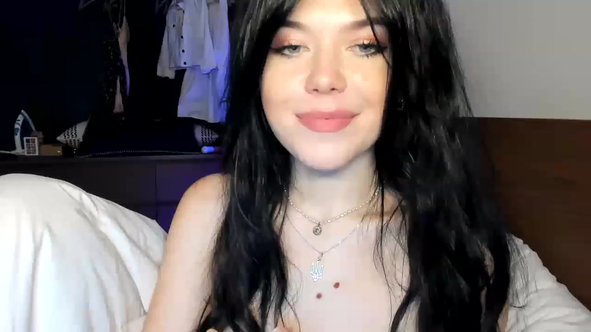 Gallery image thumbnail from Nancy_Morris's myfreecams stream on, 04/20/2023, 06:23 image 2 of 20