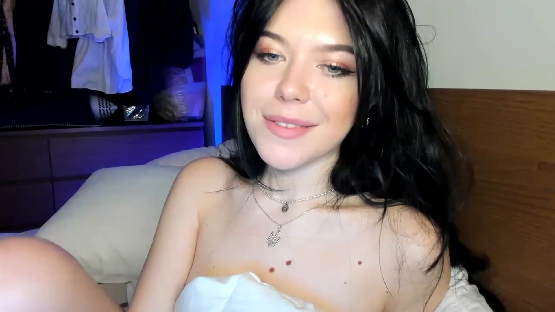 Gallery image thumbnail from Nancy_Morris's myfreecams stream on, 04/20/2023, 09:22 image 20 of 20