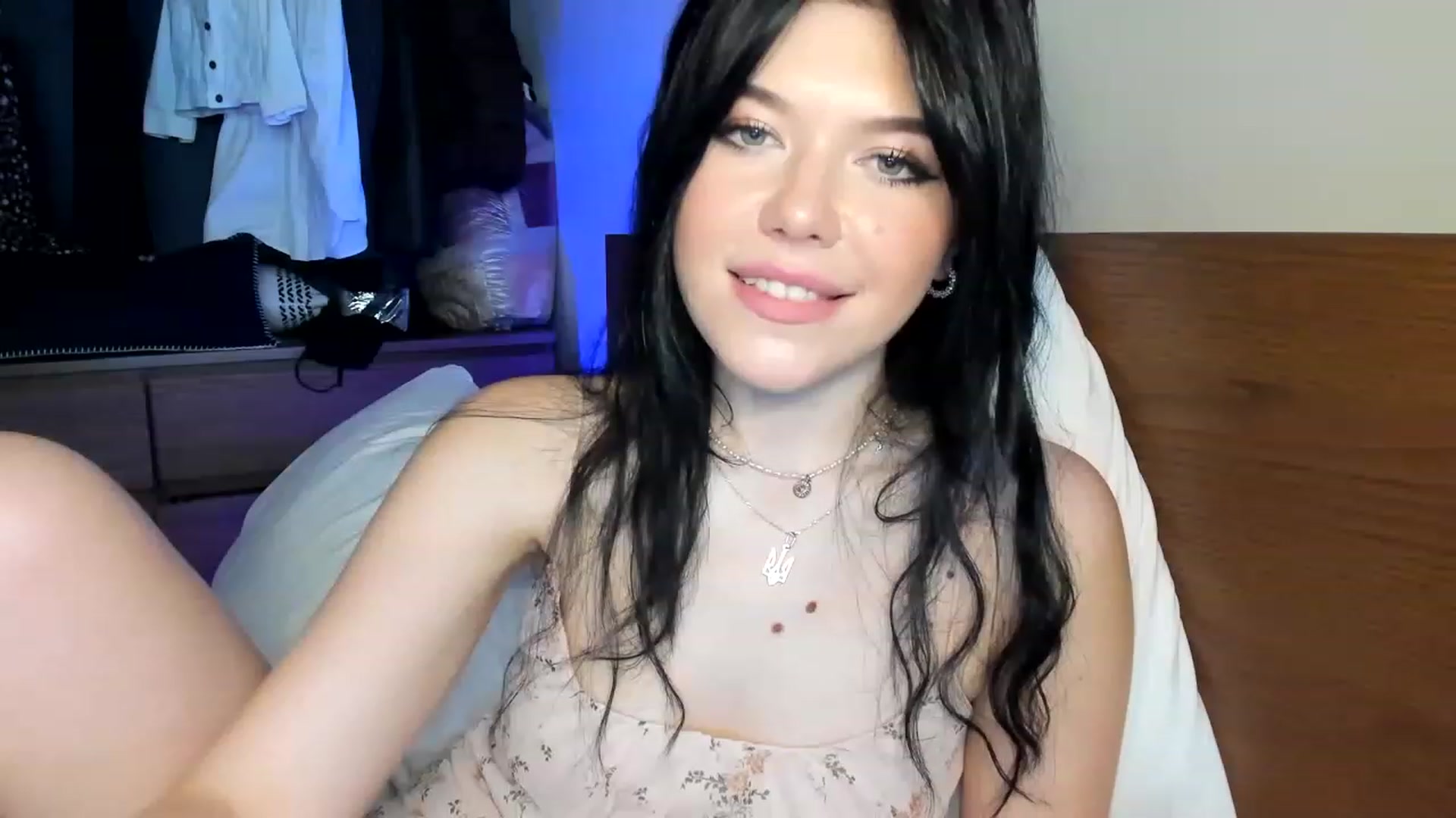 Gallery image thumbnail from Nancy_Morris's myfreecams stream on, 04/21/2023, 24:35 image 5 of 20