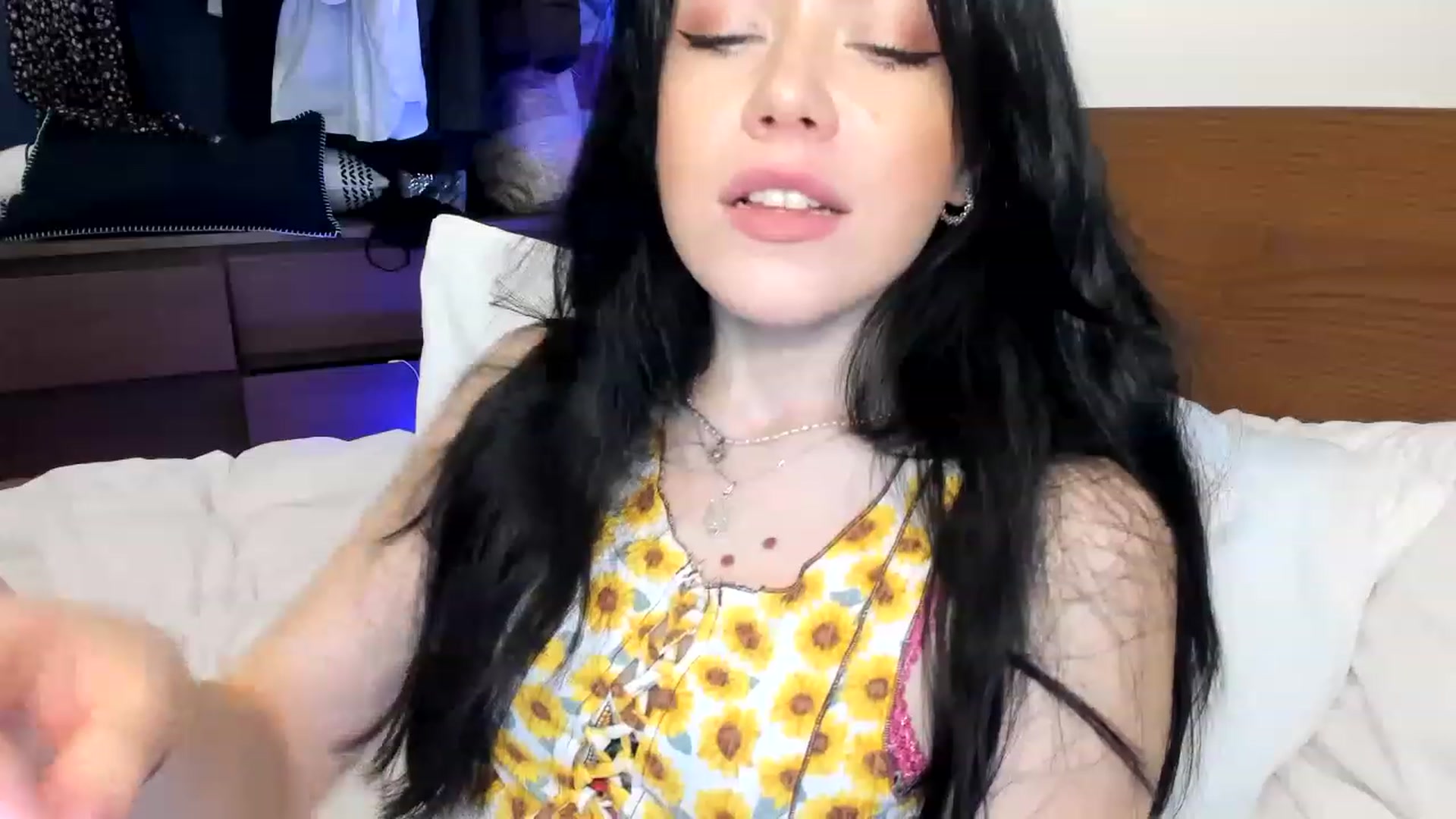 Gallery image thumbnail from Nancy_Morris's myfreecams stream on, 04/22/2023, 02:11 image 13 of 20