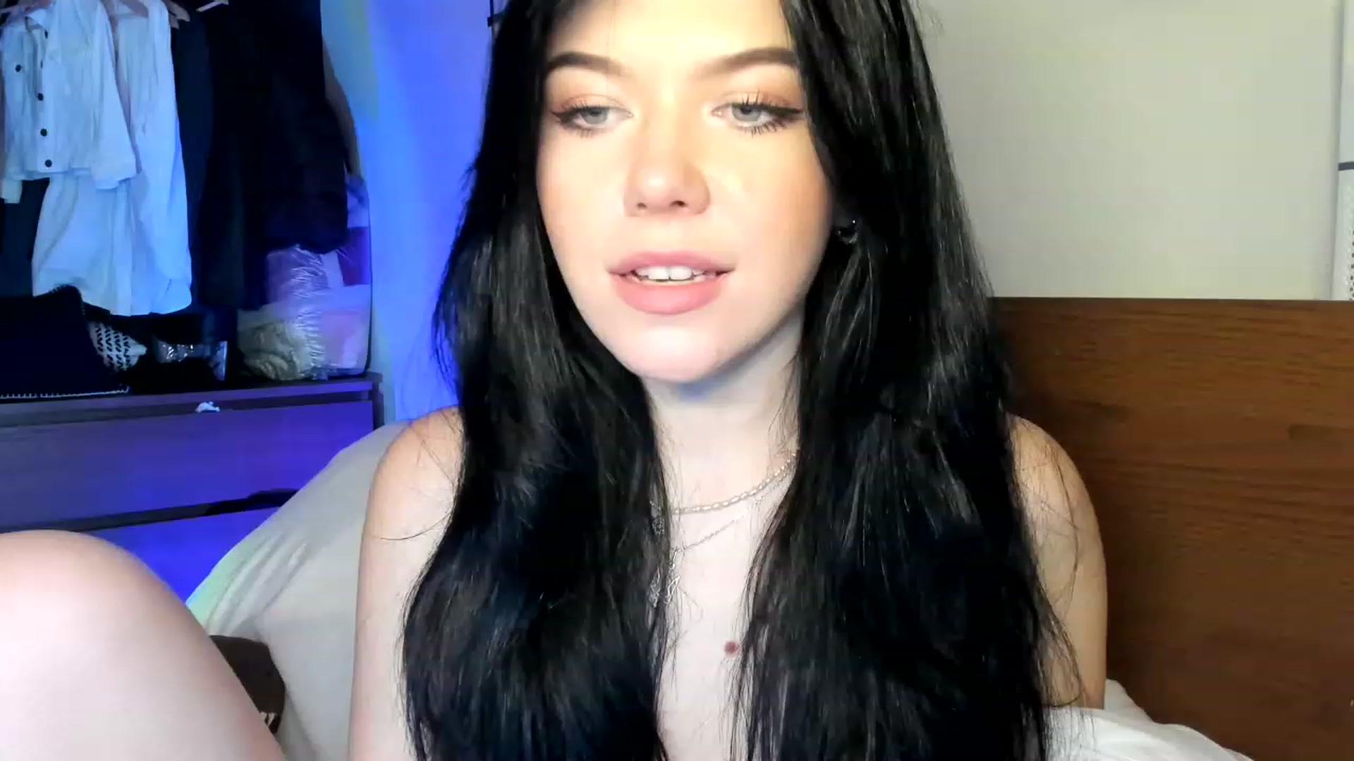 Gallery image thumbnail from Nancy_Morris's myfreecams stream on, 04/22/2023, 07:15 image 3 of 20