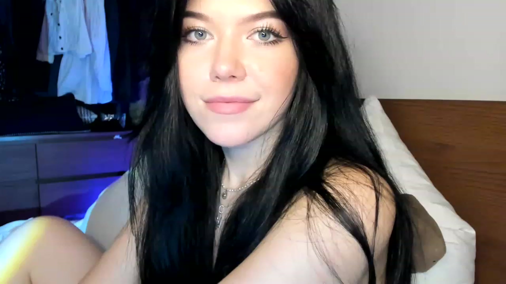 Gallery image thumbnail from Nancy_Morris's myfreecams stream on, 04/22/2023, 07:15 image 16 of 20