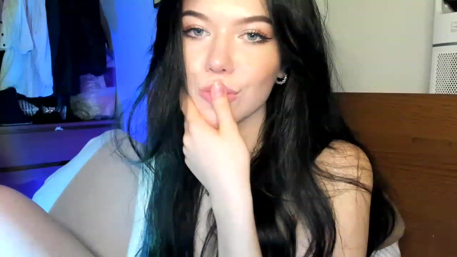 Gallery image thumbnail from Nancy_Morris's myfreecams stream on, 04/22/2023, 07:15 image 8 of 20