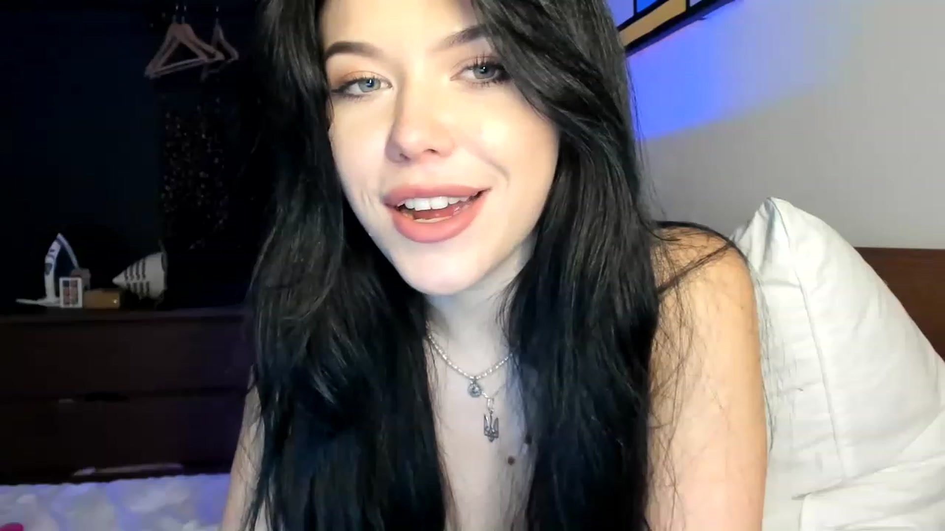 Gallery image thumbnail from Nancy_Morris's myfreecams stream on, 04/22/2023, 09:52 image 2 of 20