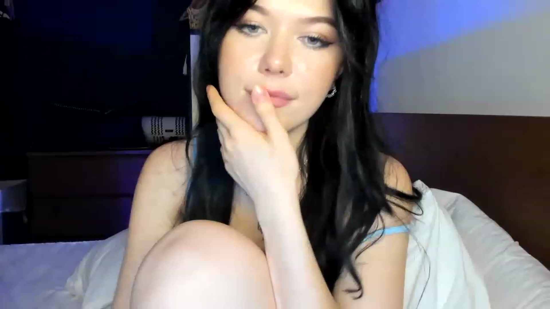 Gallery image thumbnail from Nancy_Morris's myfreecams stream on, 04/23/2023, 05:18 image 15 of 20
