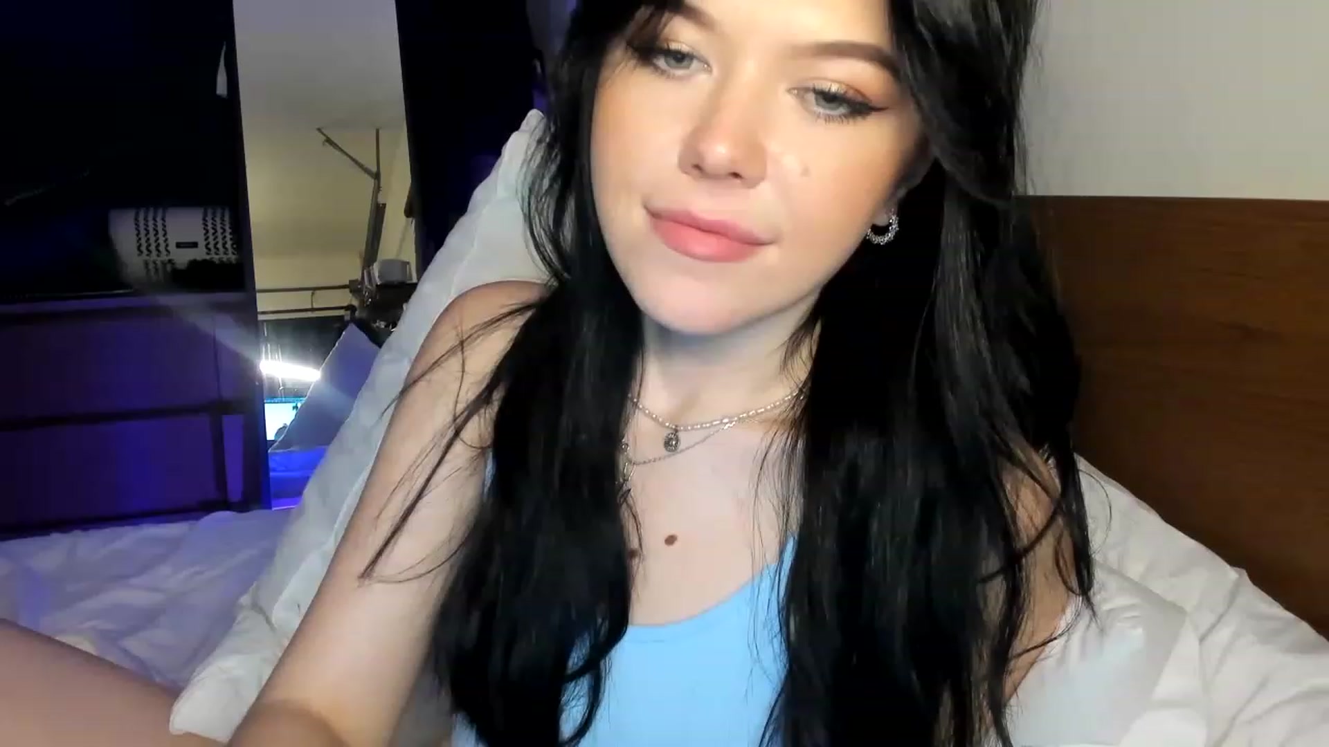 Gallery image thumbnail from Nancy_Morris's myfreecams stream on, 04/23/2023, 05:18 image 2 of 20