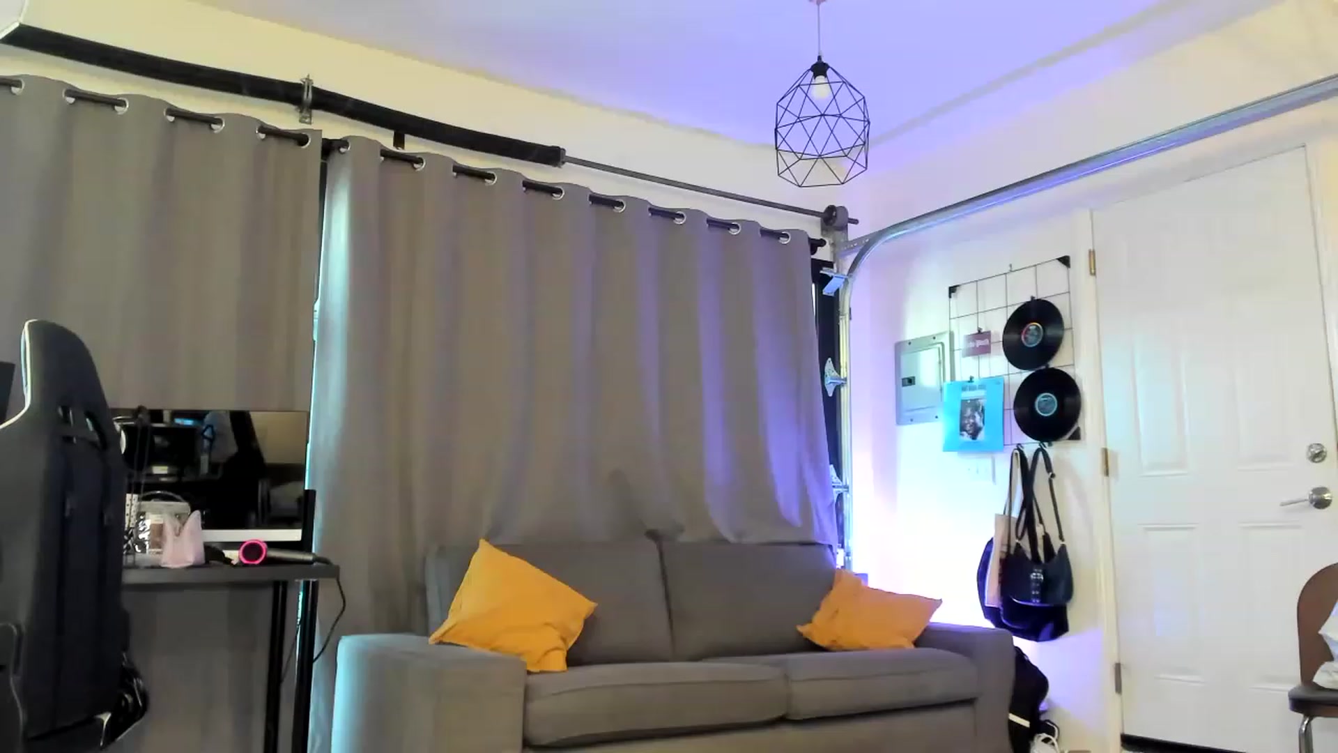 Gallery image thumbnail from Nancy_Morris's myfreecams stream on, 04/24/2023, 01:05 image 15 of 20