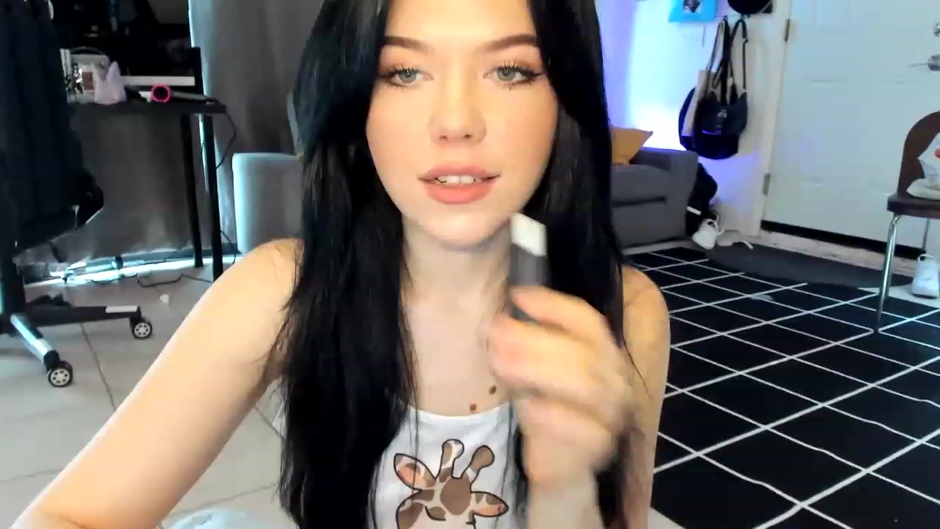Gallery image thumbnail from Nancy_Morris's myfreecams stream on, 04/24/2023, 01:05 image 1 of 20