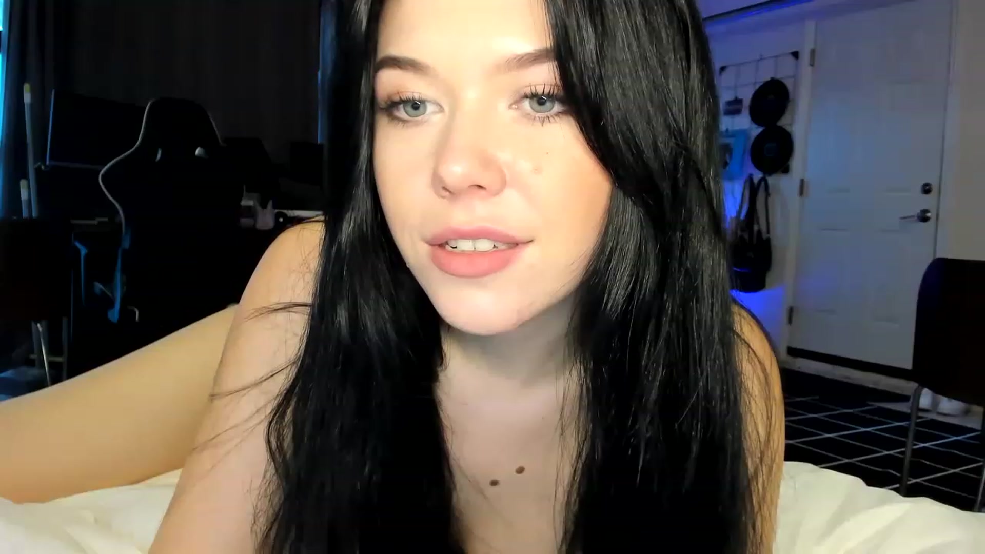 Gallery image thumbnail from Nancy_Morris's myfreecams stream on, 04/24/2023, 02:11 image 11 of 20