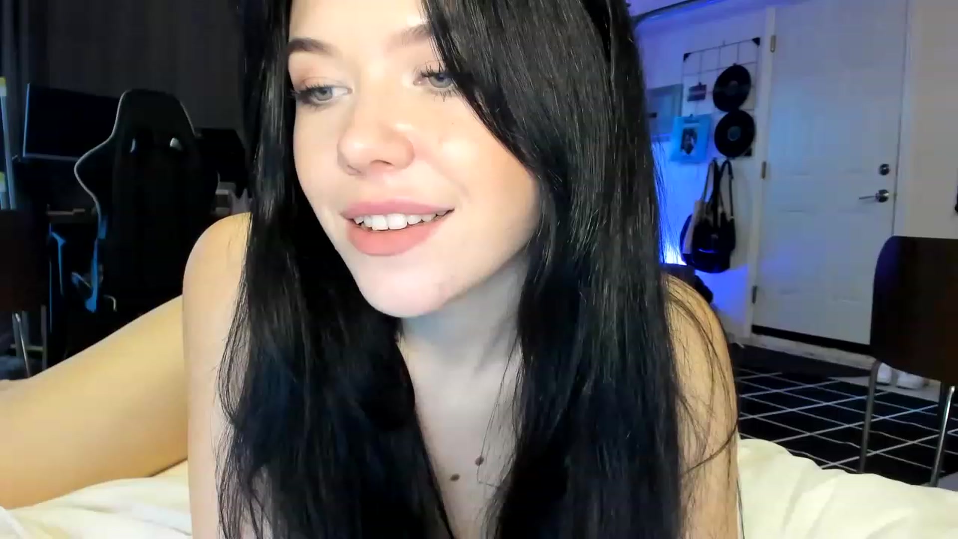 Gallery image thumbnail from Nancy_Morris's myfreecams stream on, 04/24/2023, 02:11 image 13 of 20