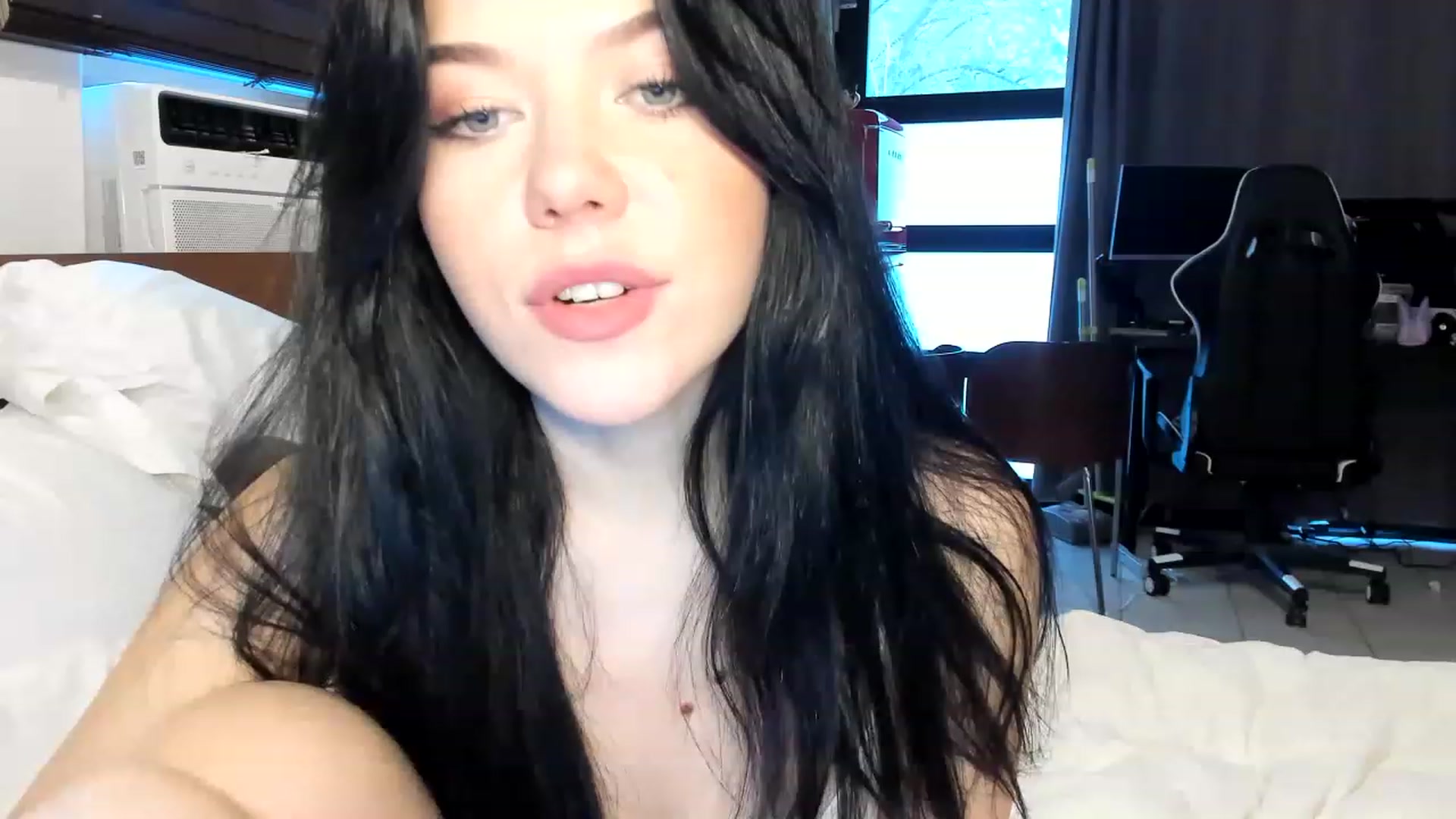 Gallery image thumbnail from Nancy_Morris's myfreecams stream on, 04/24/2023, 02:11 image 3 of 20