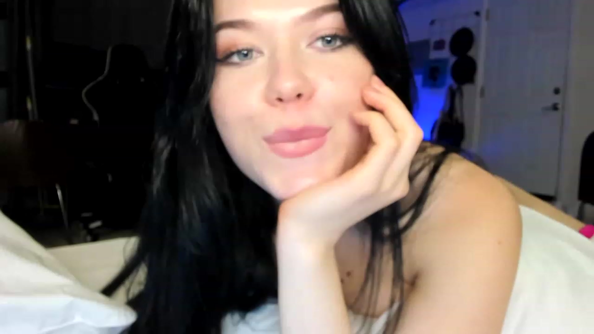 Gallery image thumbnail from Nancy_Morris's myfreecams stream on, 04/24/2023, 06:06 image 8 of 20