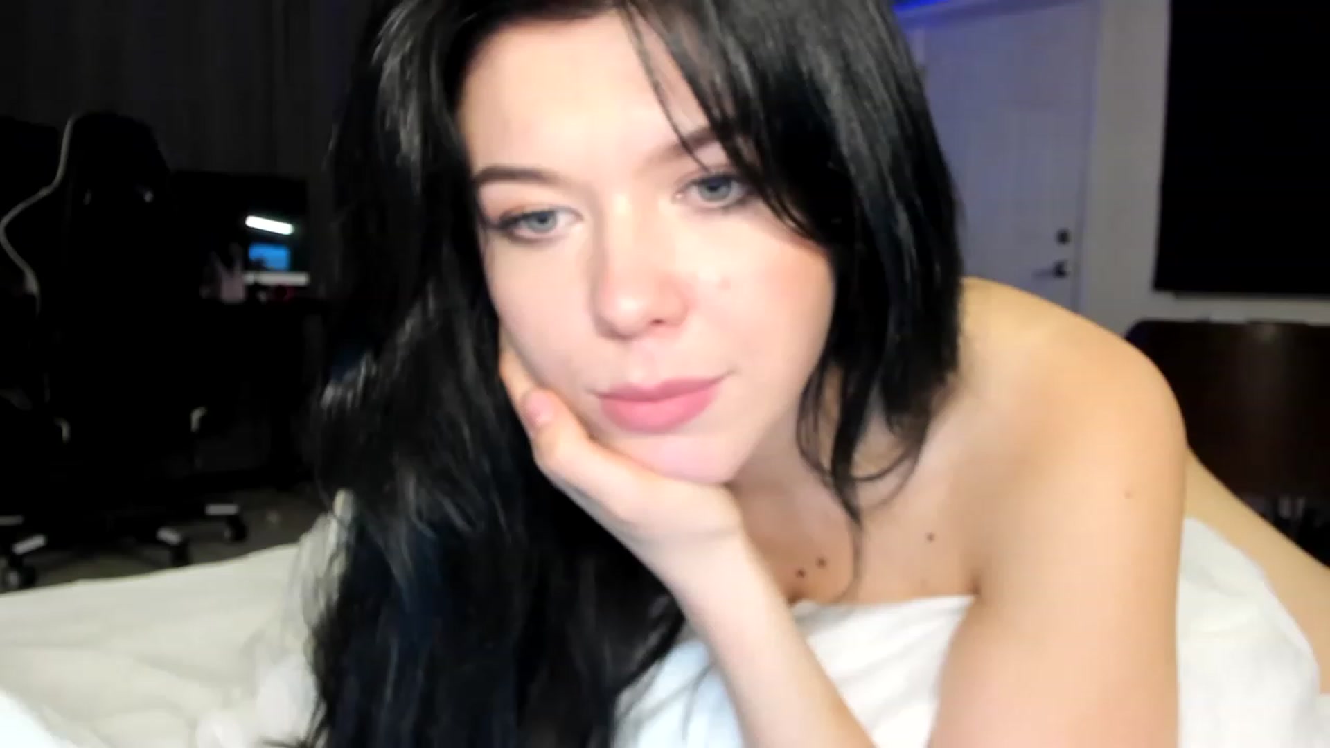Gallery image thumbnail from Nancy_Morris's myfreecams stream on, 04/24/2023, 06:06 image 14 of 20