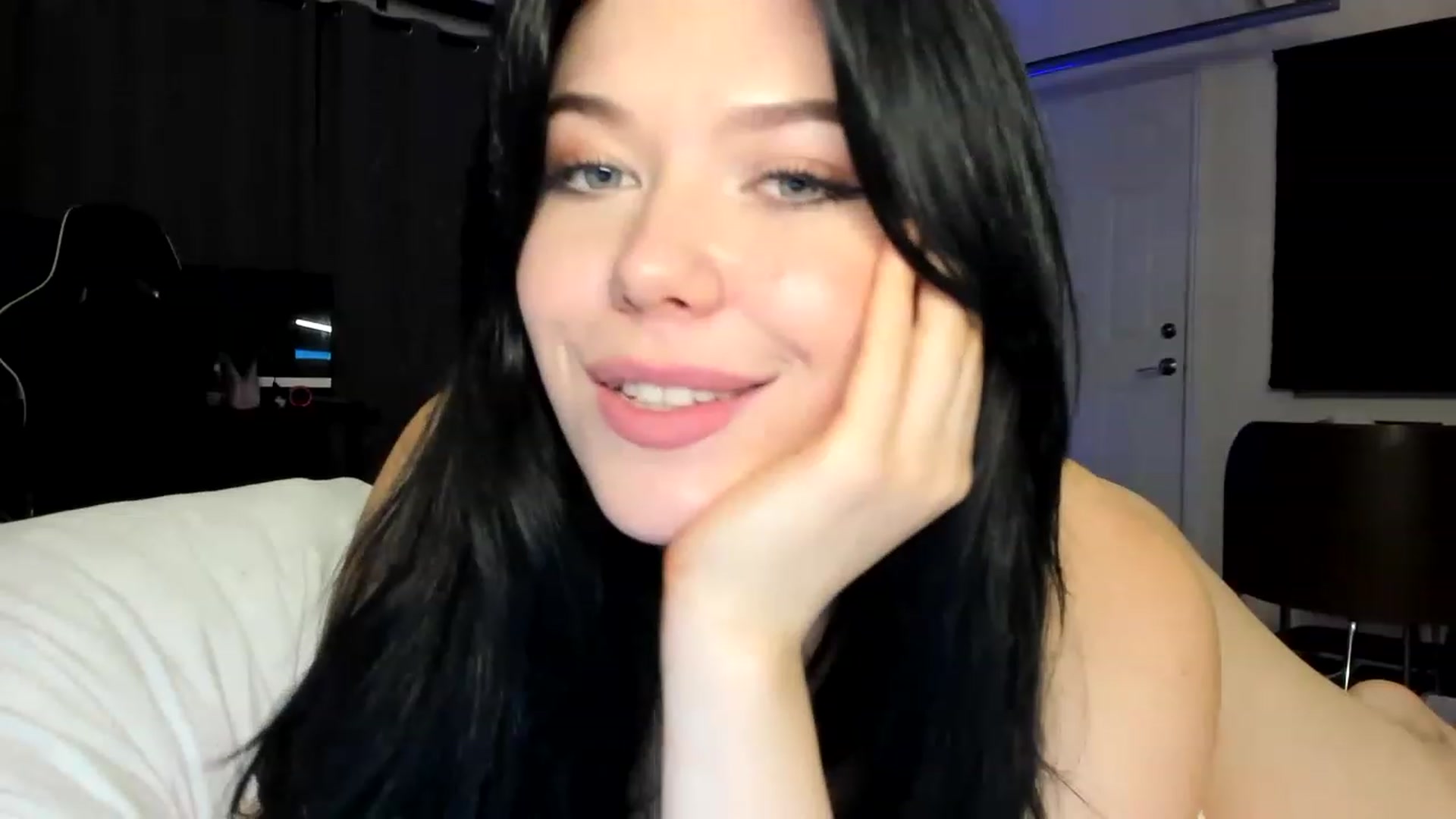 Gallery image thumbnail from Nancy_Morris's myfreecams stream on, 04/24/2023, 07:20 image 4 of 20