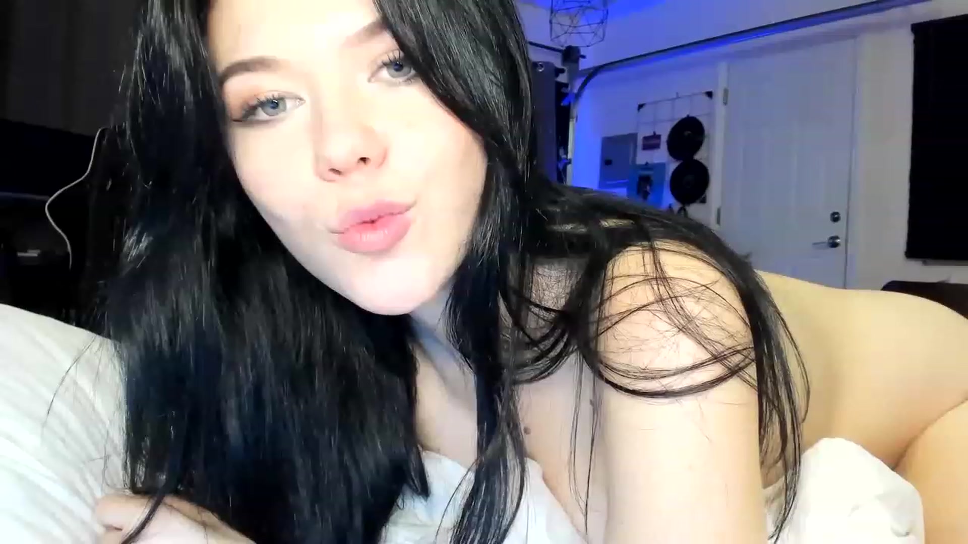 Gallery image thumbnail from Nancy_Morris's myfreecams stream on, 04/24/2023, 07:20 image 6 of 20