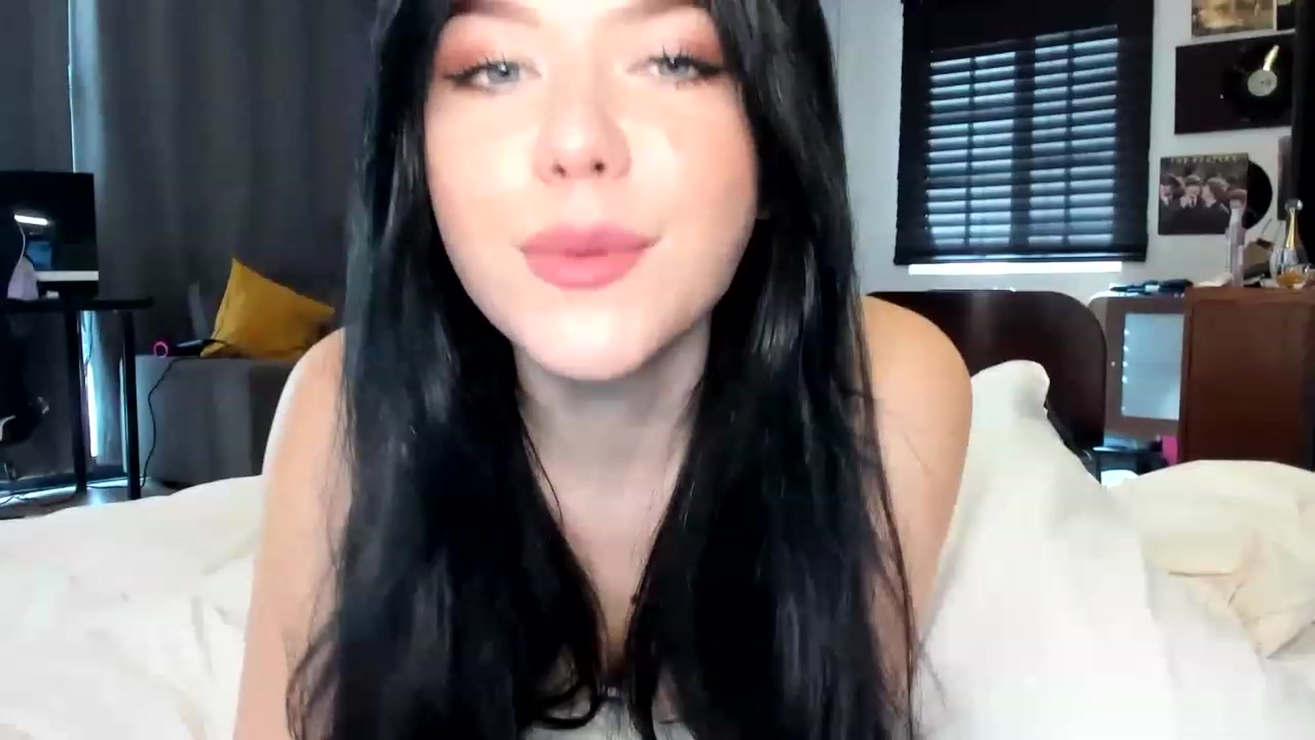 Gallery image thumbnail from Nancy_Morris's myfreecams stream on, 04/25/2023, 24:02 image 2 of 20