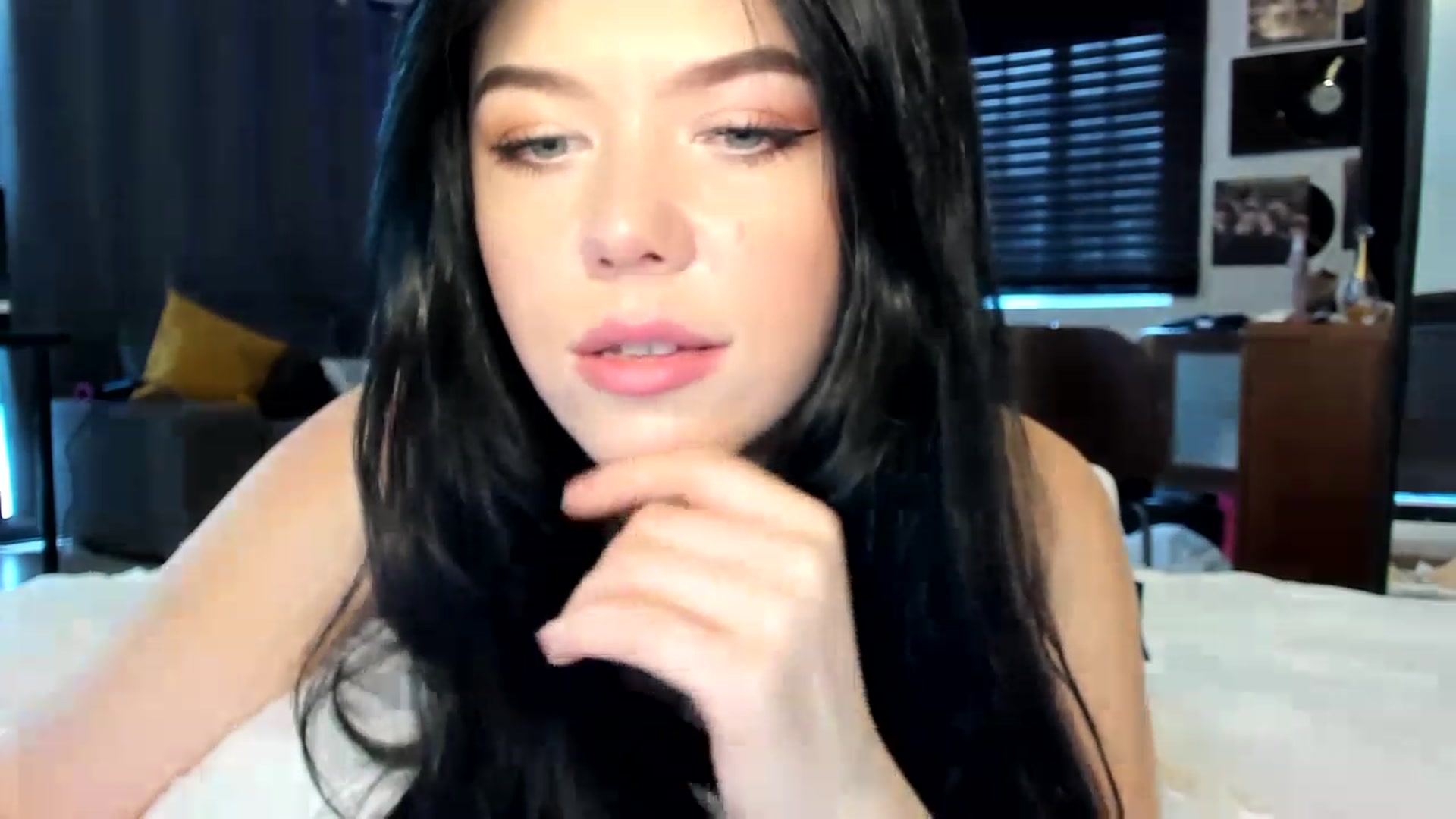 Gallery image thumbnail from Nancy_Morris's myfreecams stream on, 04/25/2023, 24:02 image 15 of 20