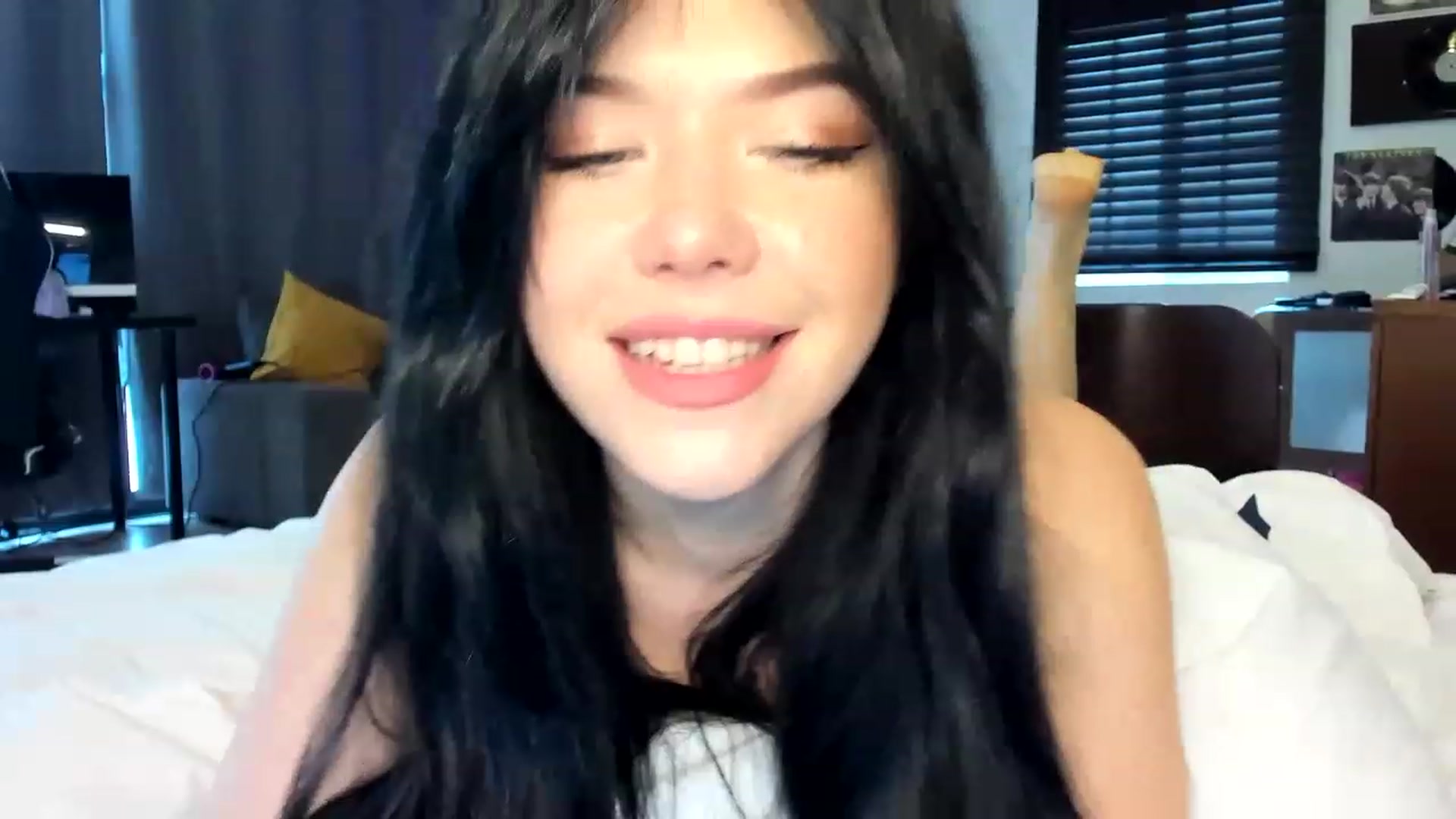Gallery image thumbnail from Nancy_Morris's myfreecams stream on, 04/25/2023, 24:02 image 9 of 20