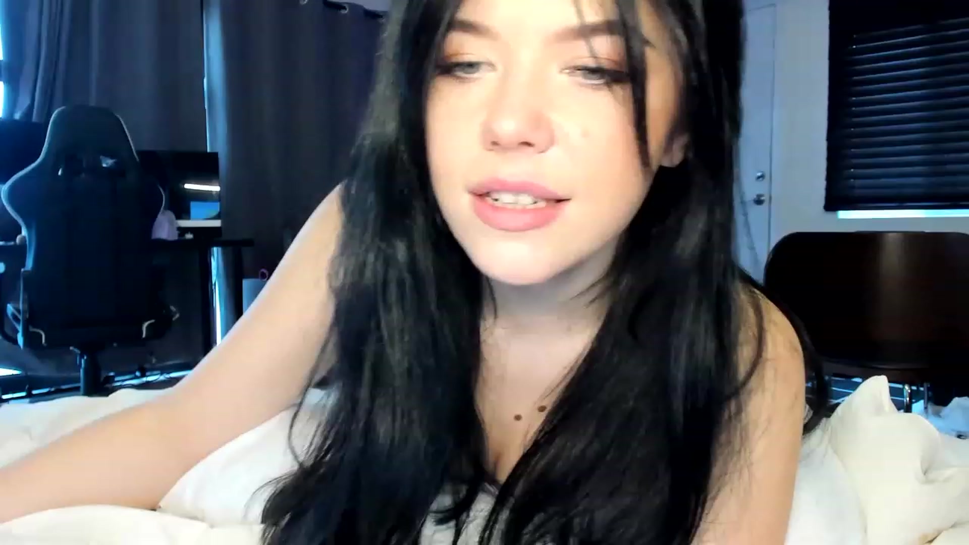Gallery image thumbnail from Nancy_Morris's myfreecams stream on, 04/25/2023, 01:31 image 2 of 20