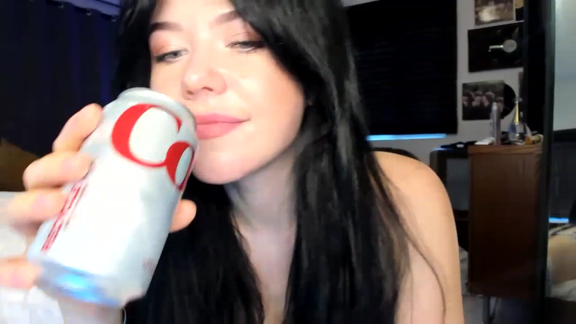 Gallery image thumbnail from Nancy_Morris's myfreecams stream on, 04/25/2023, 01:31 image 19 of 20