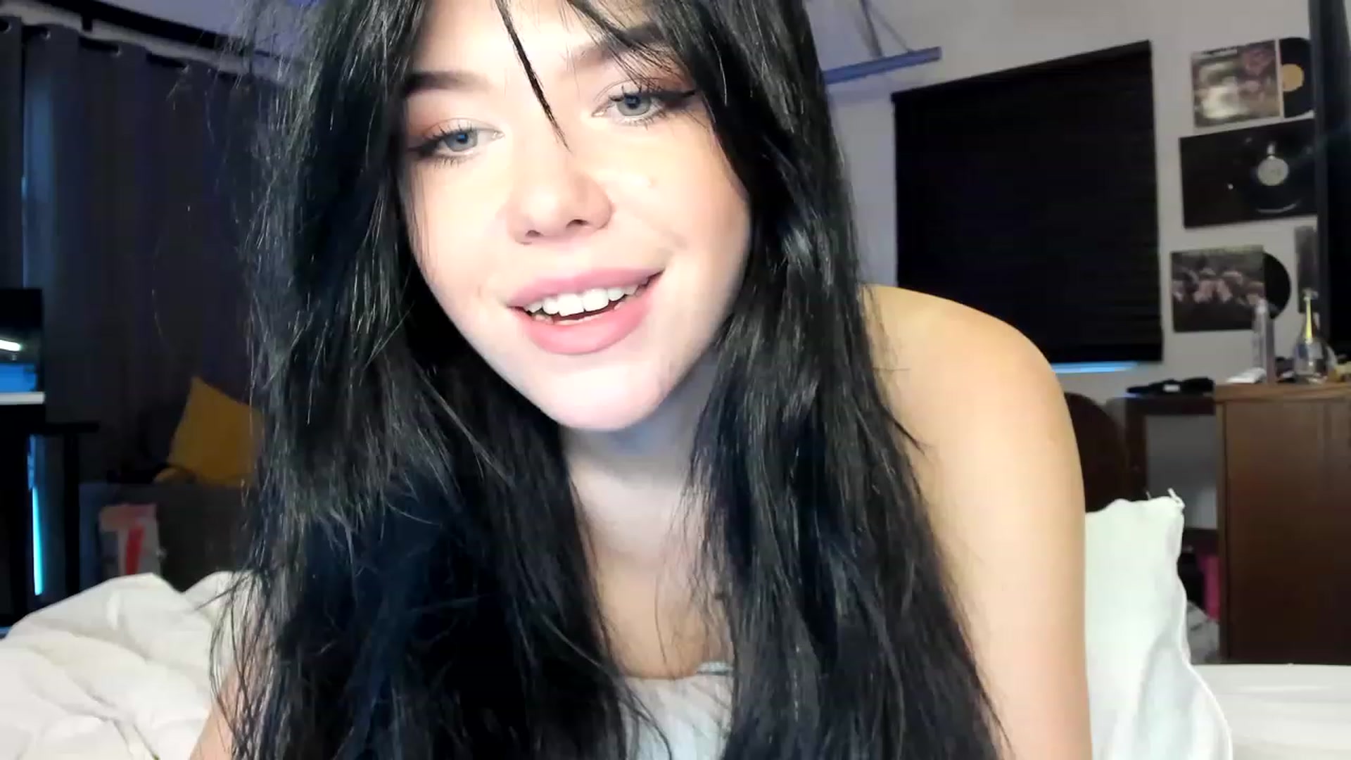Gallery image thumbnail from Nancy_Morris's myfreecams stream on, 04/25/2023, 02:13 image 10 of 20