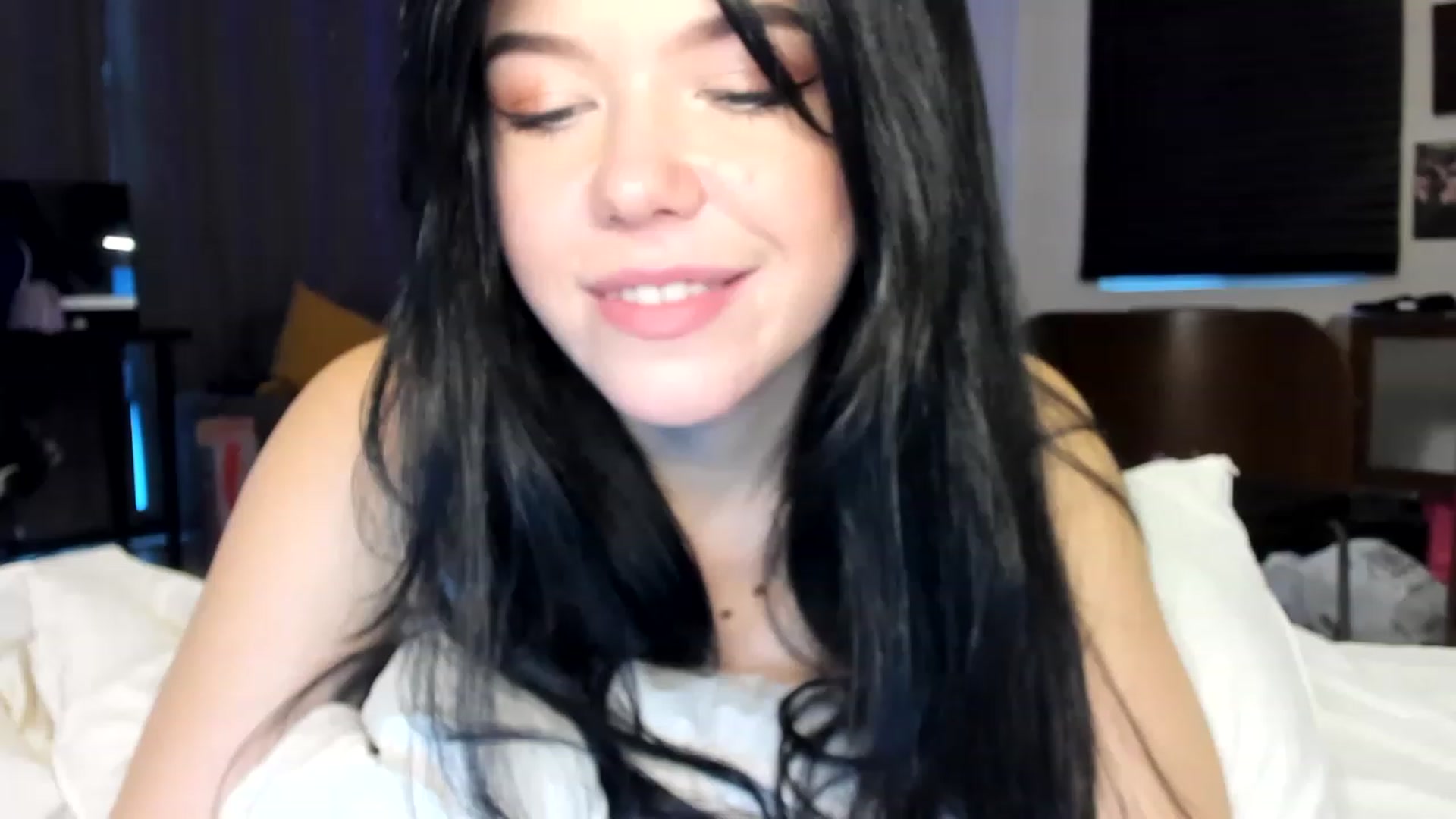 Gallery image thumbnail from Nancy_Morris's myfreecams stream on, 04/25/2023, 02:13 image 18 of 20