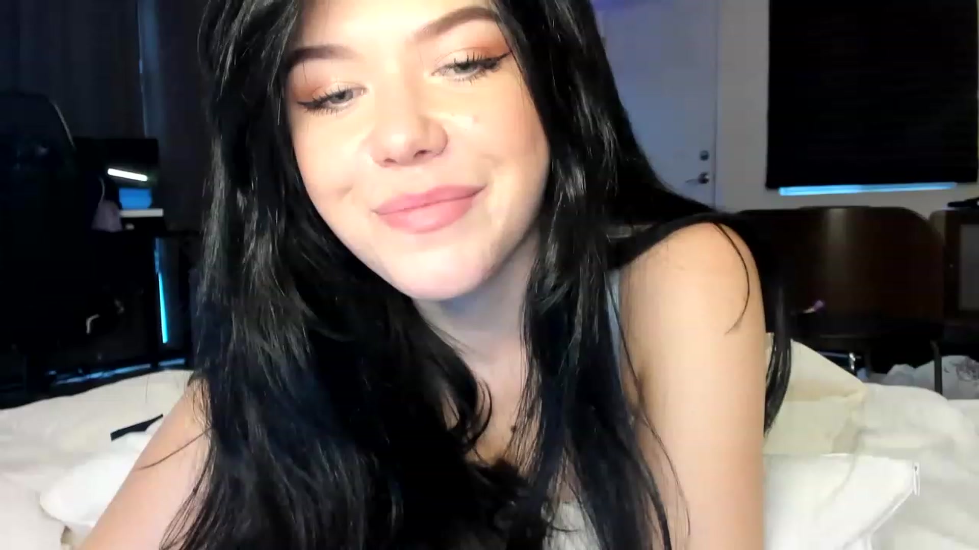 Gallery image thumbnail from Nancy_Morris's myfreecams stream on, 04/25/2023, 02:13 image 5 of 20