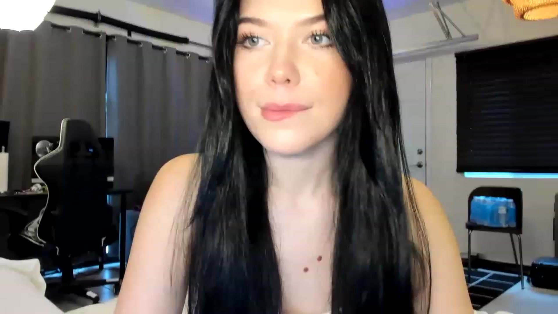 Gallery image thumbnail from Nancy_Morris's myfreecams stream on, 04/26/2023, 02:15 image 2 of 20
