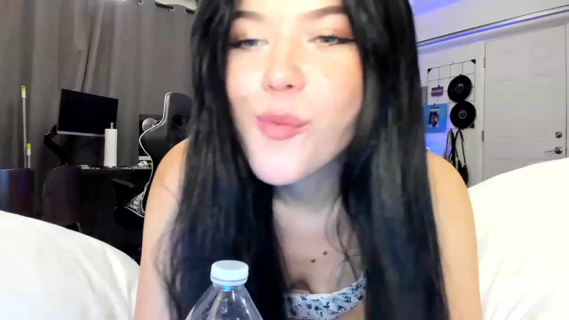 Gallery image thumbnail from Nancy_Morris's myfreecams stream on, 04/26/2023, 06:30 image 2 of 20