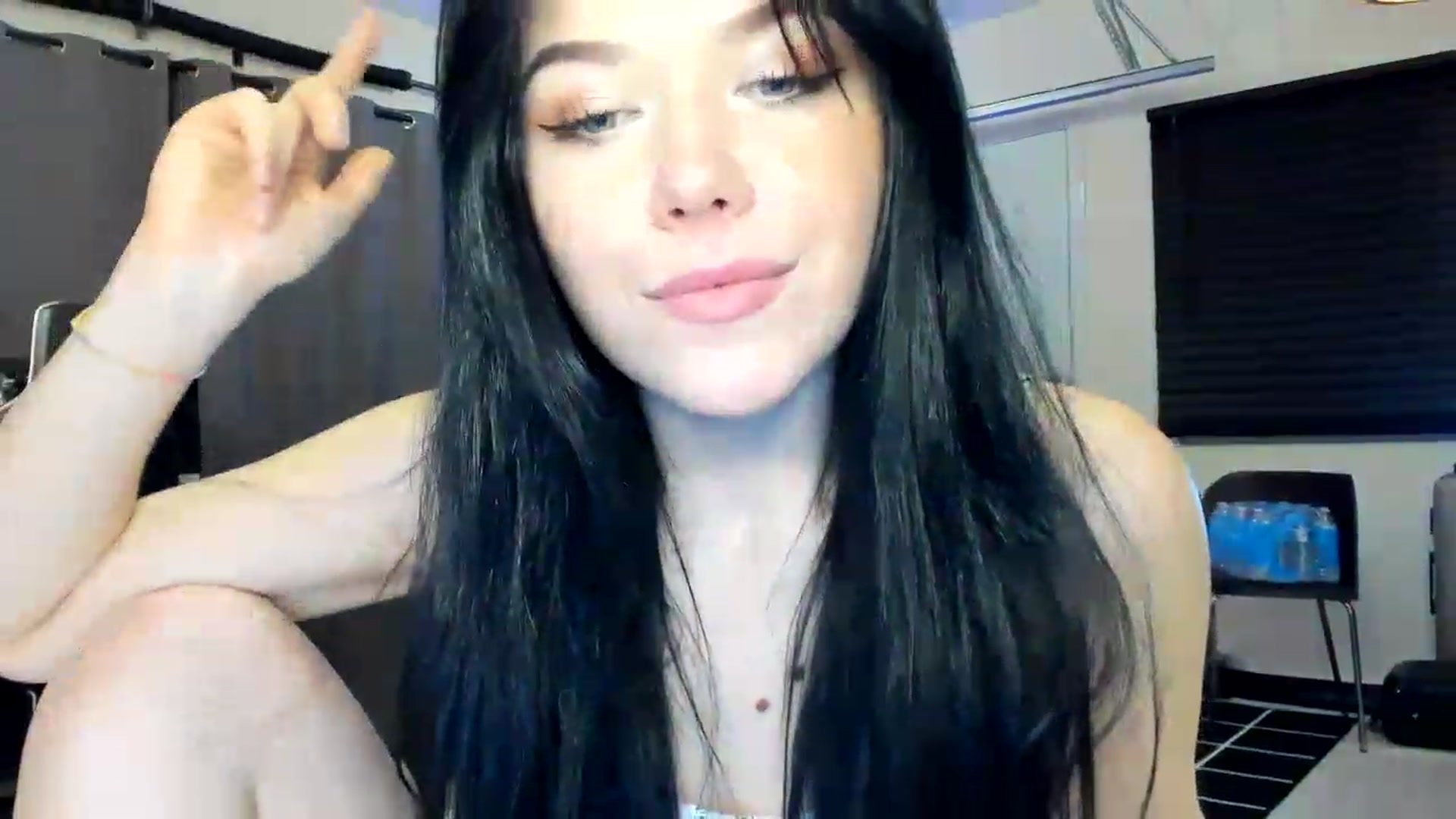Gallery image thumbnail from Nancy_Morris's myfreecams stream on, 04/26/2023, 06:30 image 20 of 20