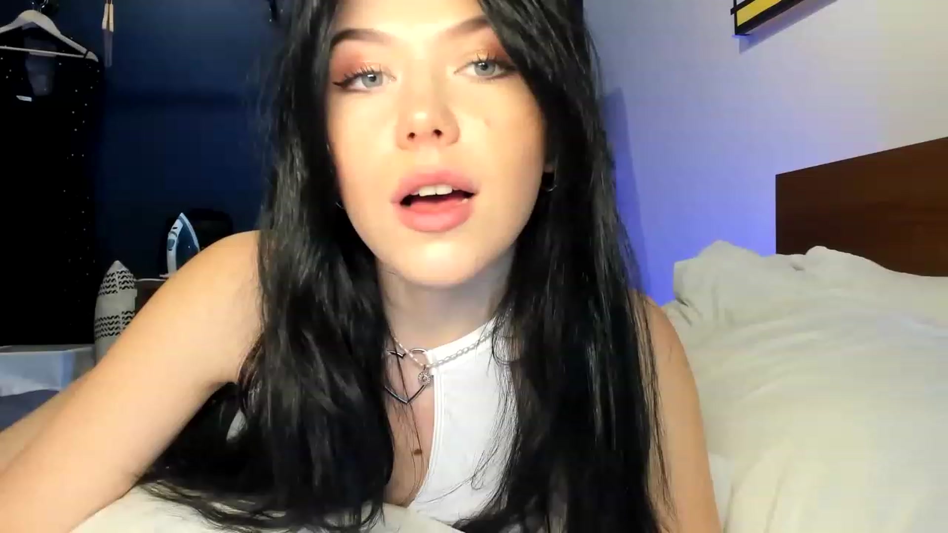 Gallery image thumbnail from Nancy_Morris's myfreecams stream on, 04/27/2023, 24:54 image 17 of 20