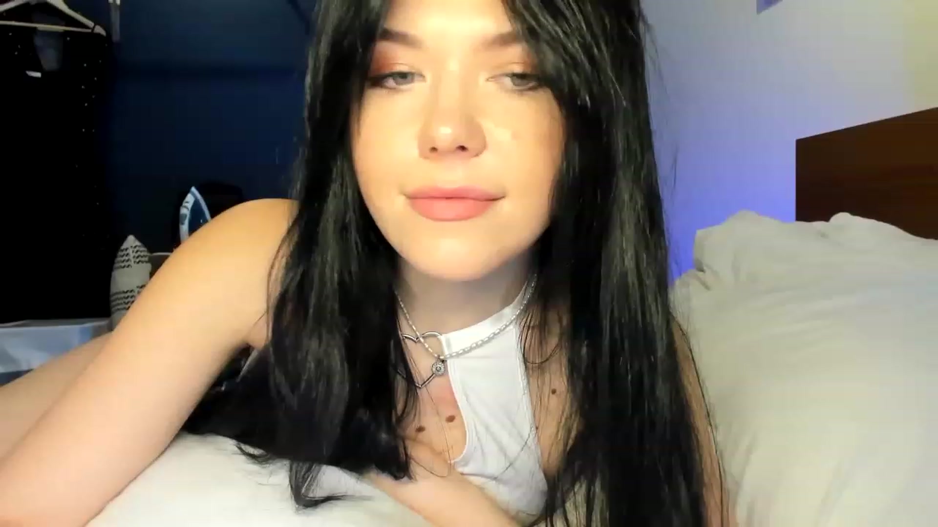 Gallery image thumbnail from Nancy_Morris's myfreecams stream on, 04/27/2023, 24:54 image 18 of 20