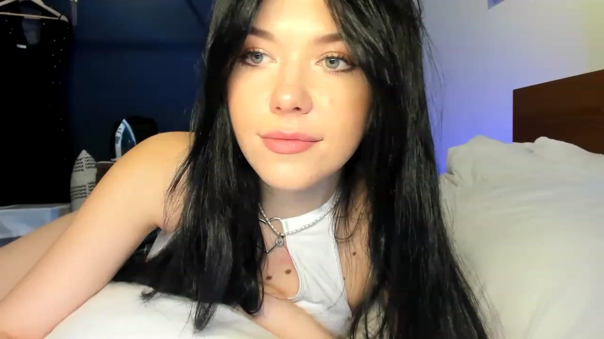 Gallery image thumbnail from Nancy_Morris's myfreecams stream on, 04/27/2023, 02:05 image 9 of 20
