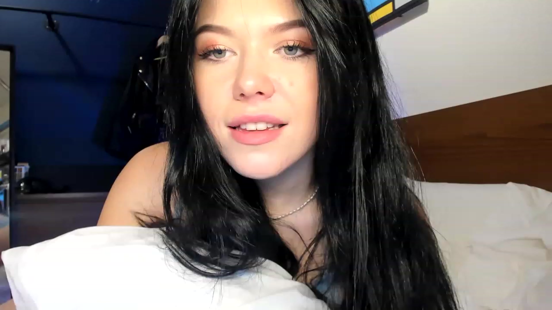 Gallery image thumbnail from Nancy_Morris's myfreecams stream on, 04/27/2023, 02:20 image 18 of 20