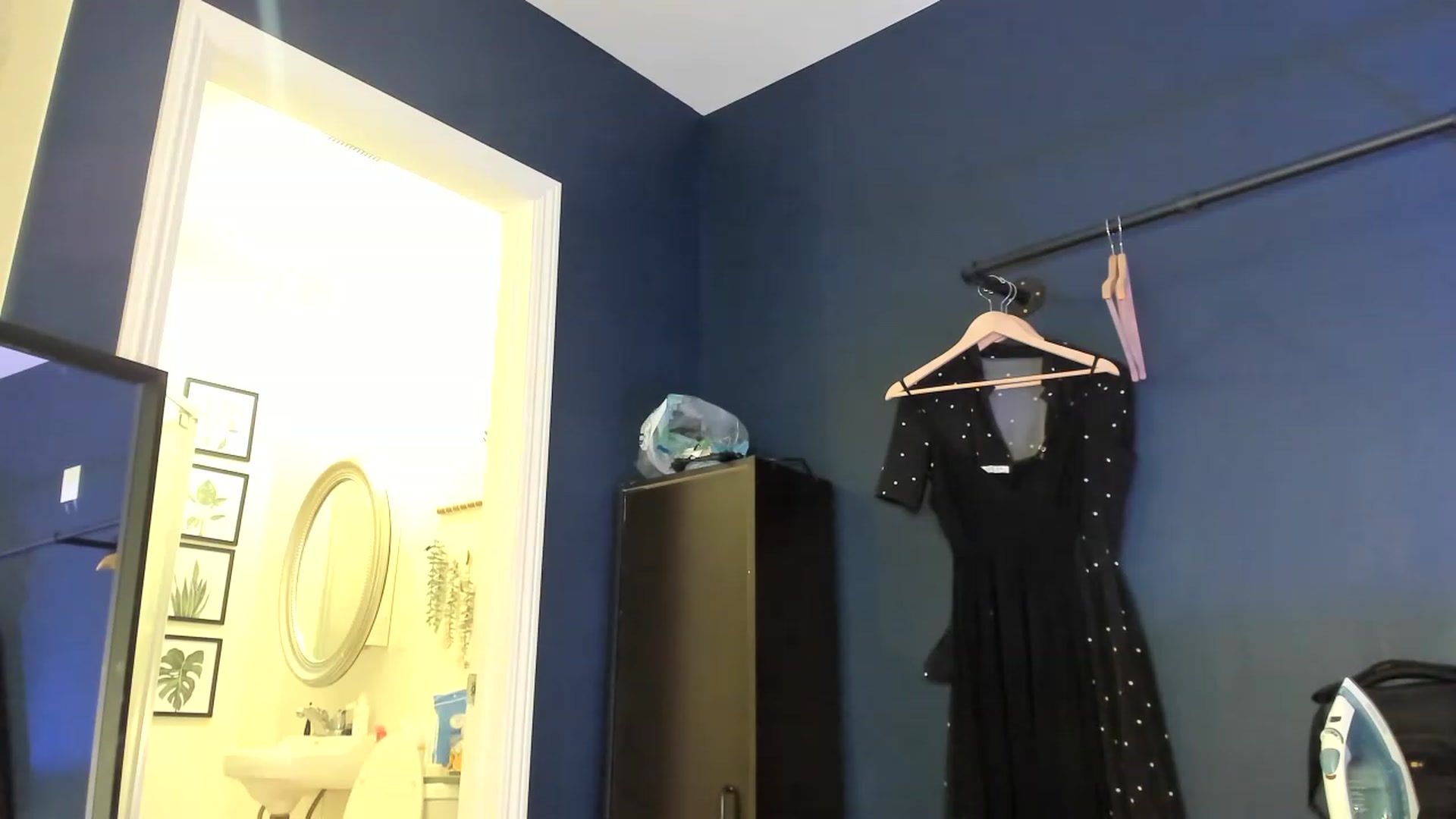 Gallery image thumbnail from Nancy_Morris's myfreecams stream on, 04/28/2023, 03:45 image 8 of 20