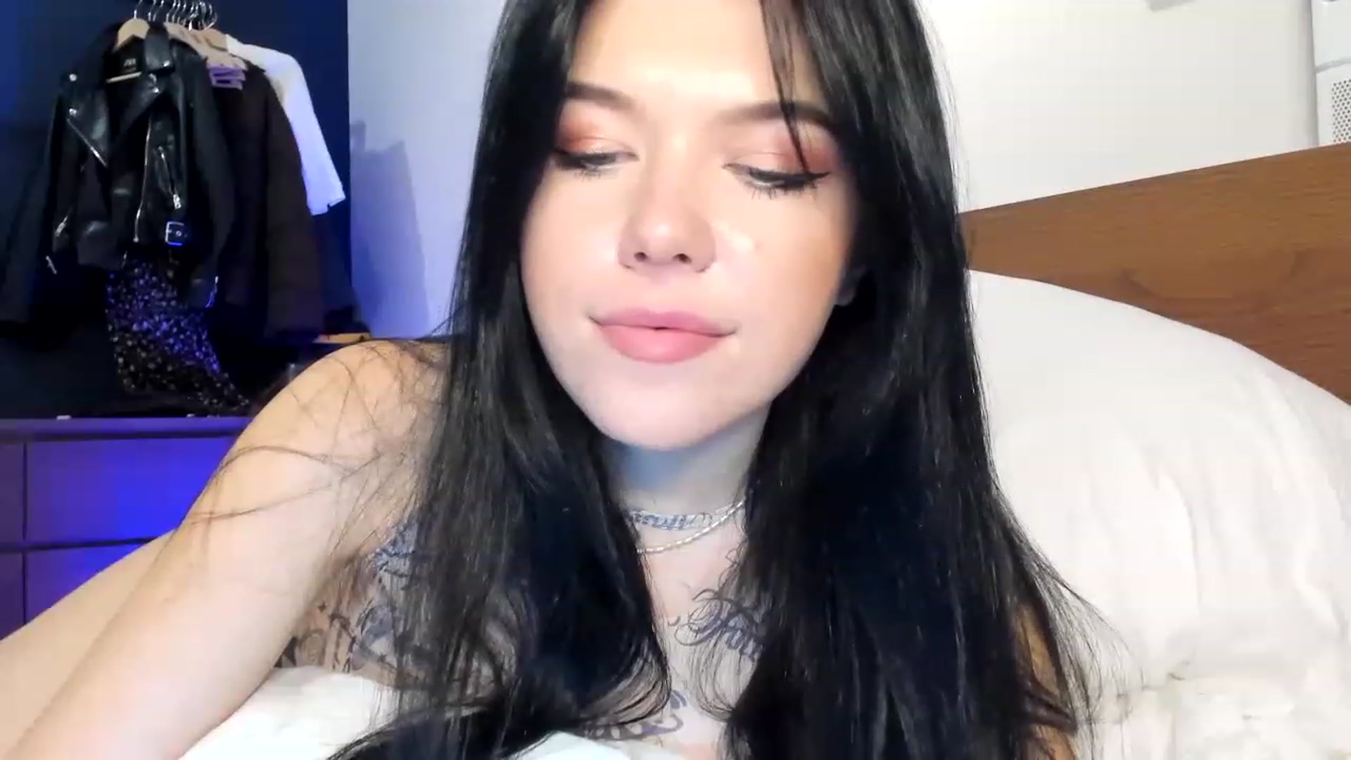 Gallery image thumbnail from Nancy_Morris's myfreecams stream on, 04/28/2023, 03:45 image 19 of 20