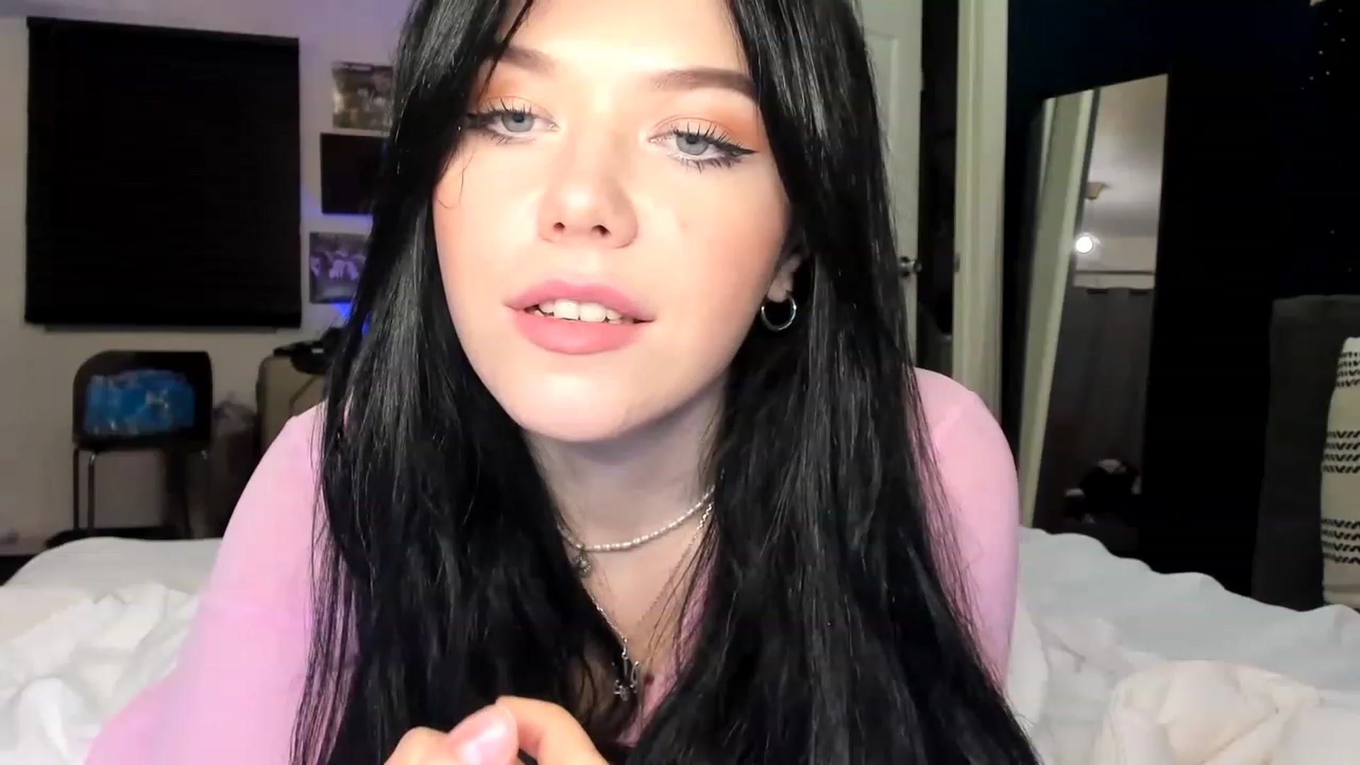 Gallery image thumbnail from Nancy_Morris's myfreecams stream on, 04/29/2023, 04:20 image 15 of 20