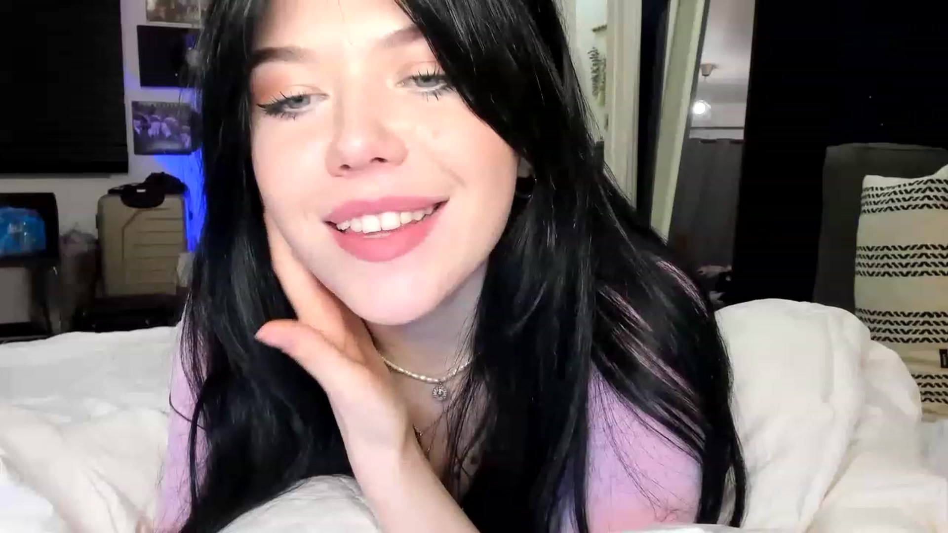 Gallery image thumbnail from Nancy_Morris's myfreecams stream on, 04/29/2023, 07:21 image 7 of 20