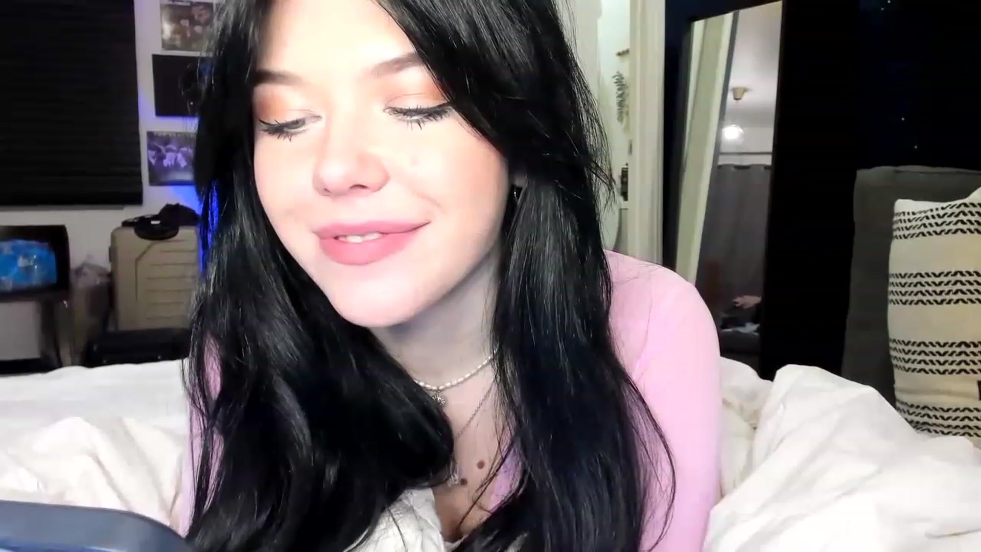 Gallery image thumbnail from Nancy_Morris's myfreecams stream on, 04/29/2023, 07:21 image 9 of 20