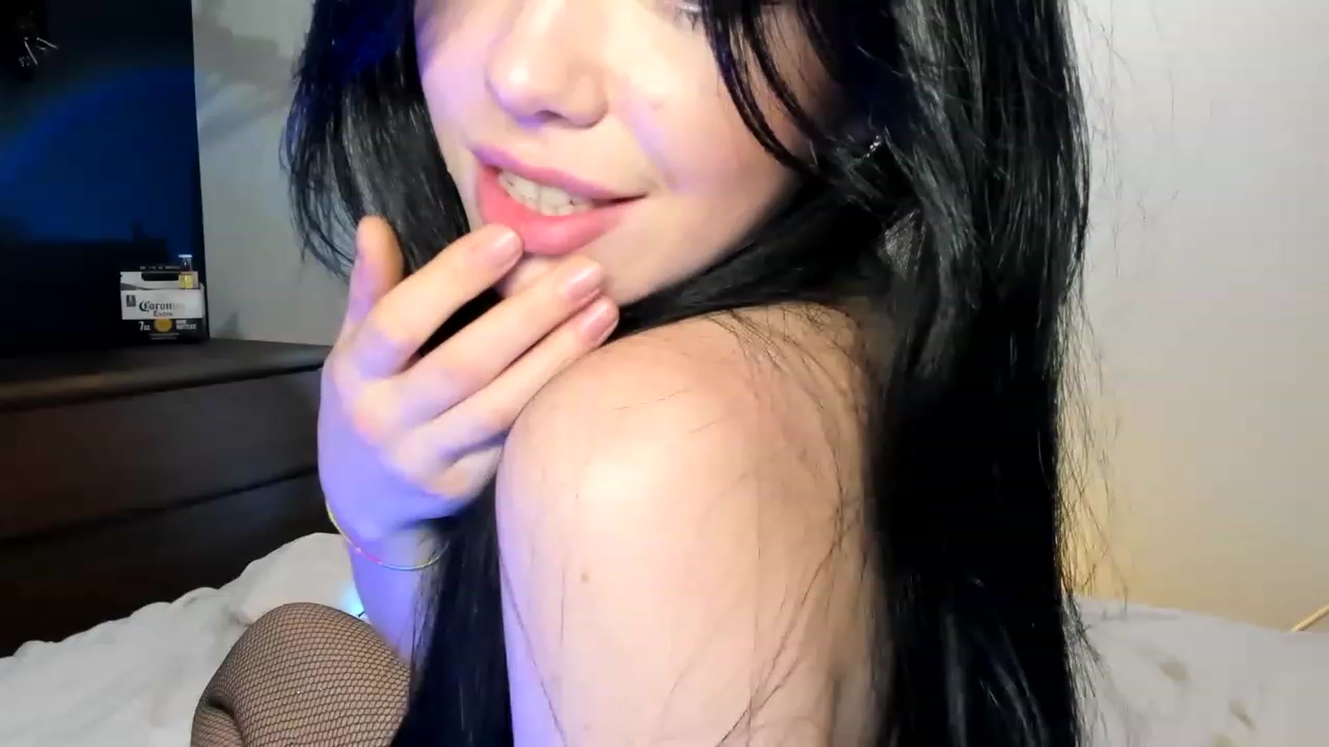 Gallery image thumbnail from Nancy_Morris's myfreecams stream on, 05/01/2023, 06:27 image 1 of 20